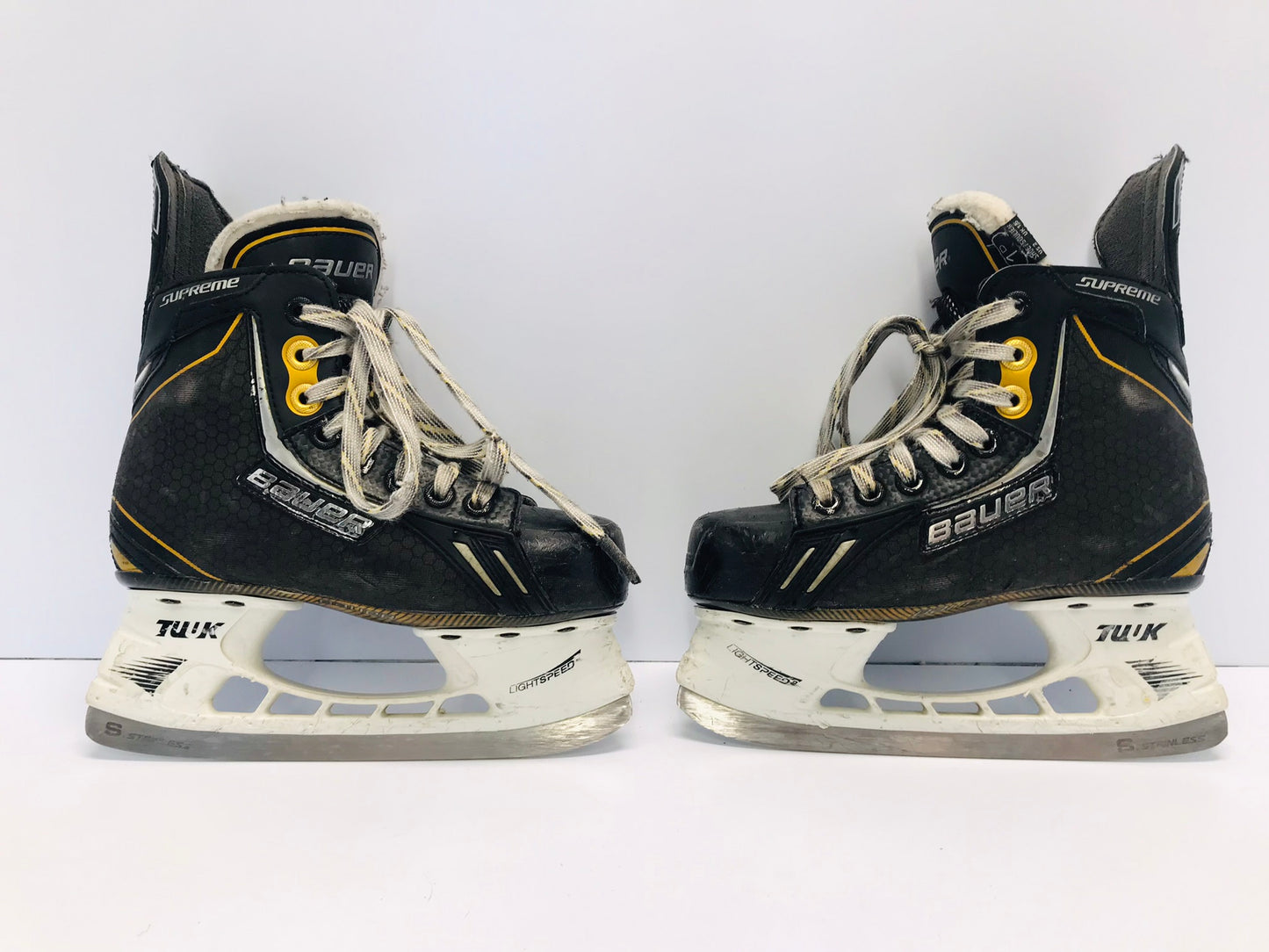 Hockey Skates Child Size 2 Shoe Size Bauer Supreme One.6 Minor Wear