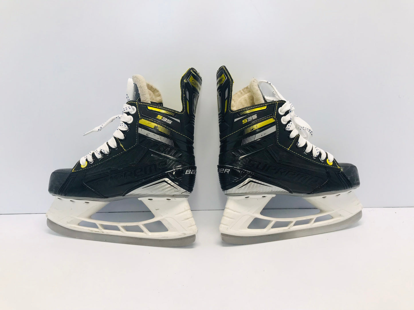 Hockey Skates Child Size 3 Shoe Size Bauer Supreme Excellent Outstanding Quality