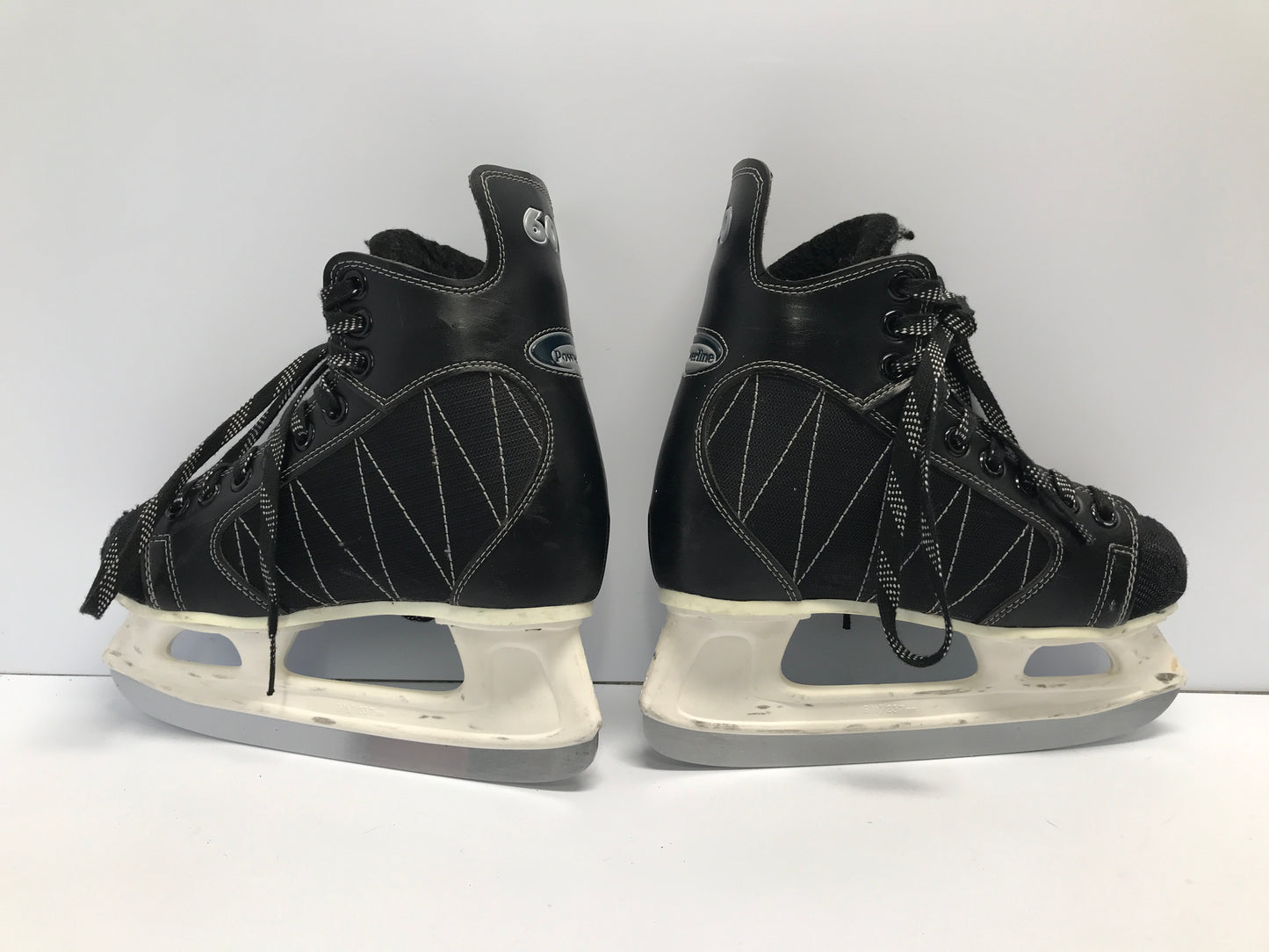 Hockey Skates Child Size 4 Shoe Size 3 CCM Excellent