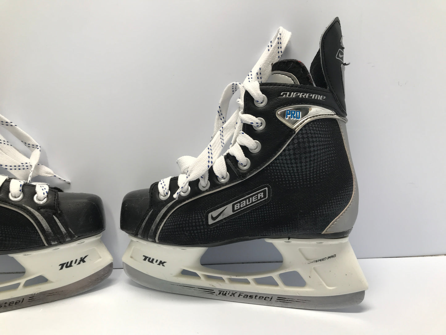 Hockey Skates Child Size 4 Shoe Size 3 Skate Bauer Supreme Pro Like New