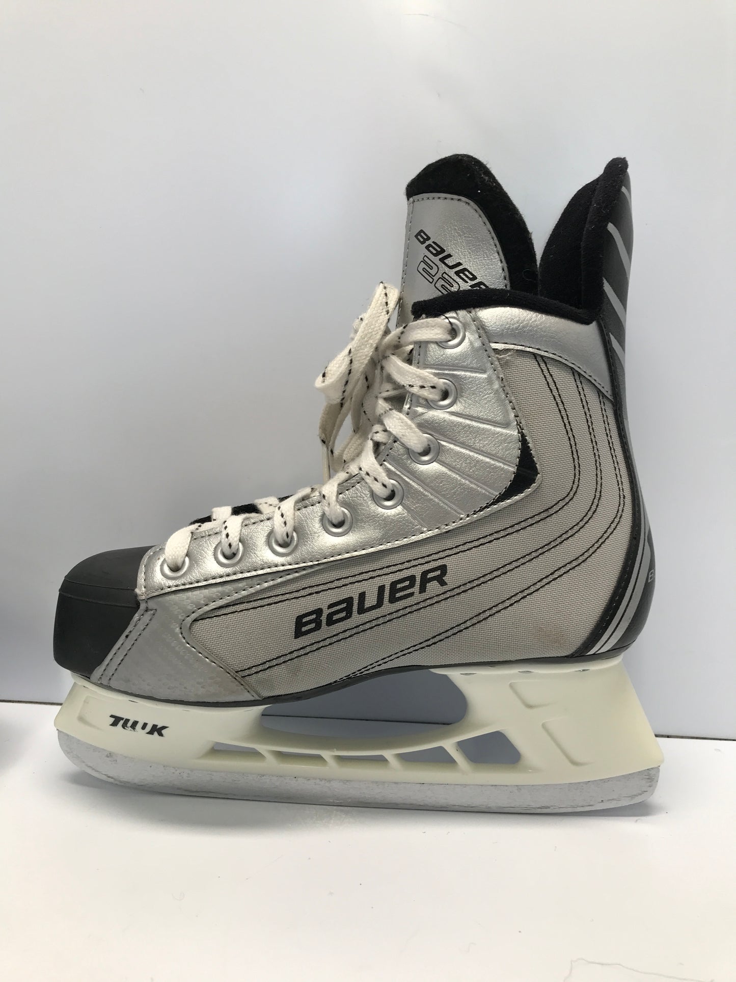 Hockey Skates Child Size 5 Shoe Size 4 Skate Bauer Excellent