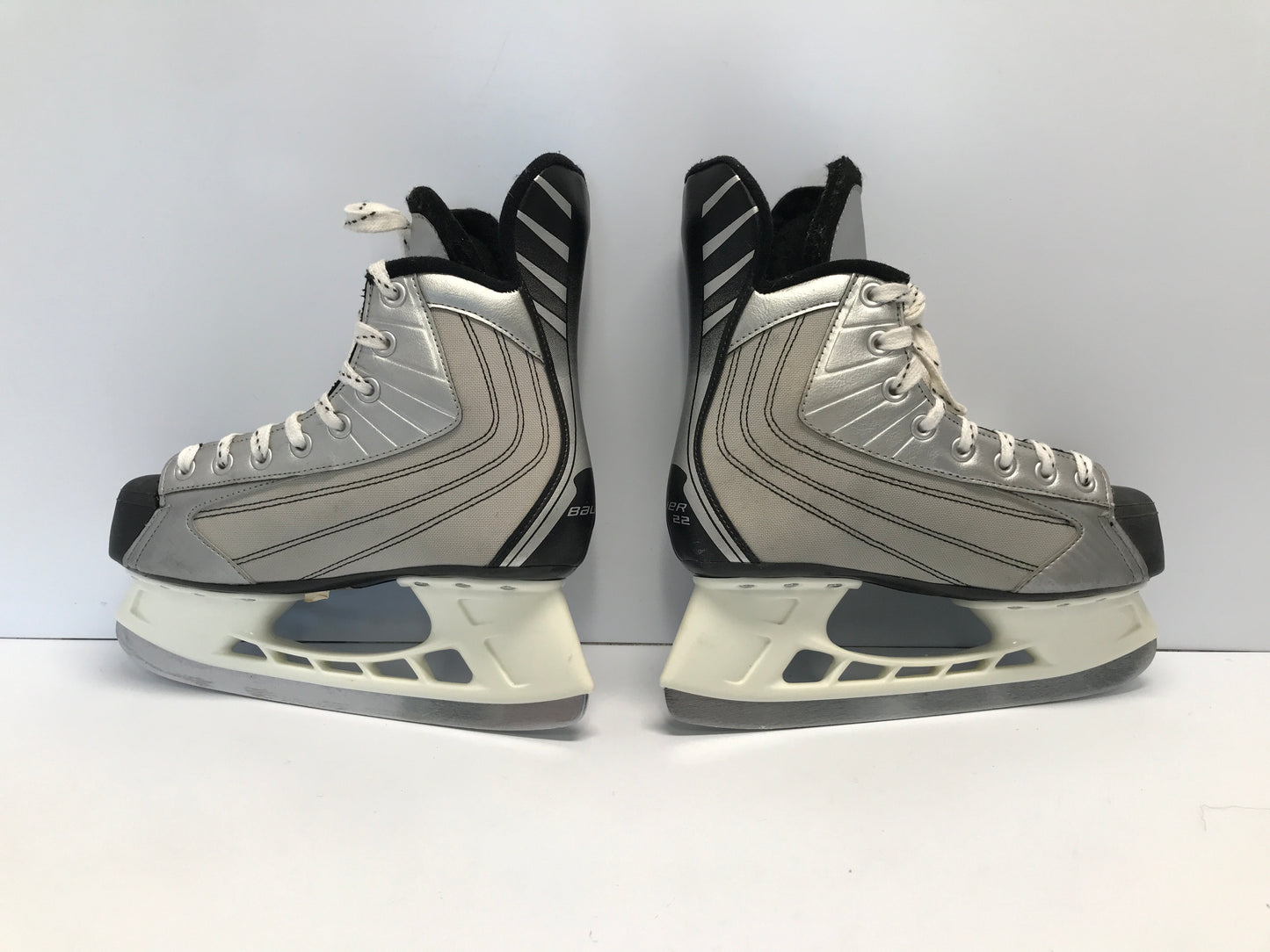 Hockey Skates Child Size 5 Shoe Size 4 Skate Bauer Excellent