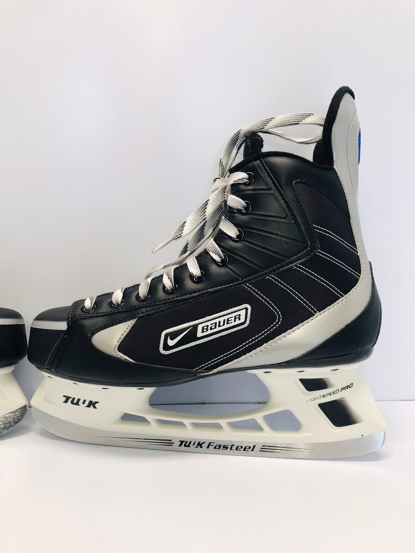 Hockey Skates Men's Shoe Size 10.5 Skate Size 9 Bauer Lite Speed New Demo Model