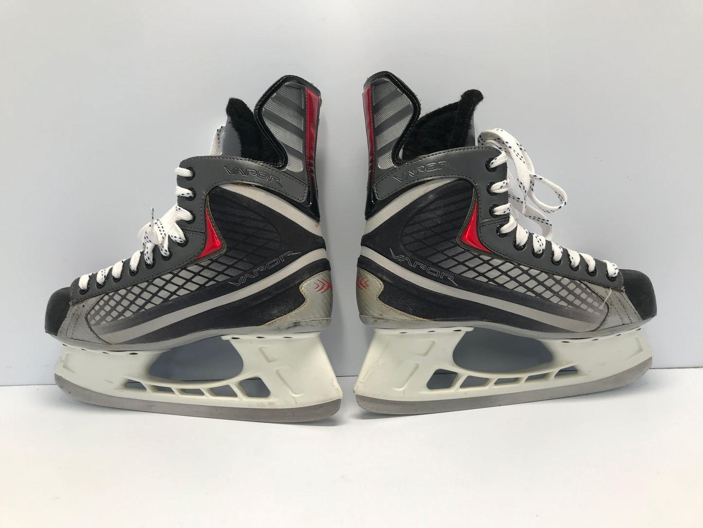 Hockey Skates Men's Size 12 Shoe Size 10.5 Skate Size Bauer Vapor Like New