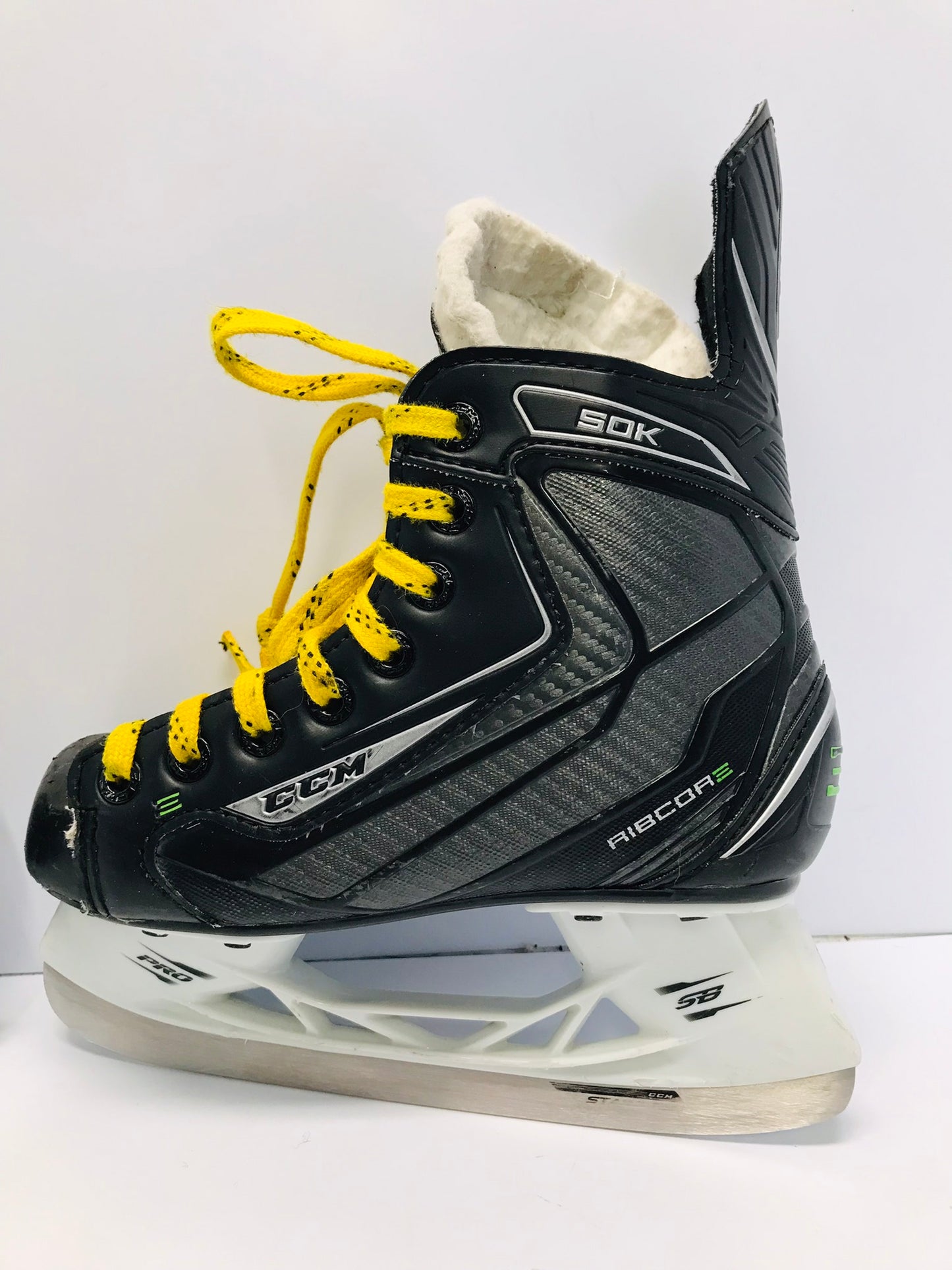 Hockey Skates Child Size 1.5 Shoe/Size 13 Skate Size CCM Ribcore Excellent