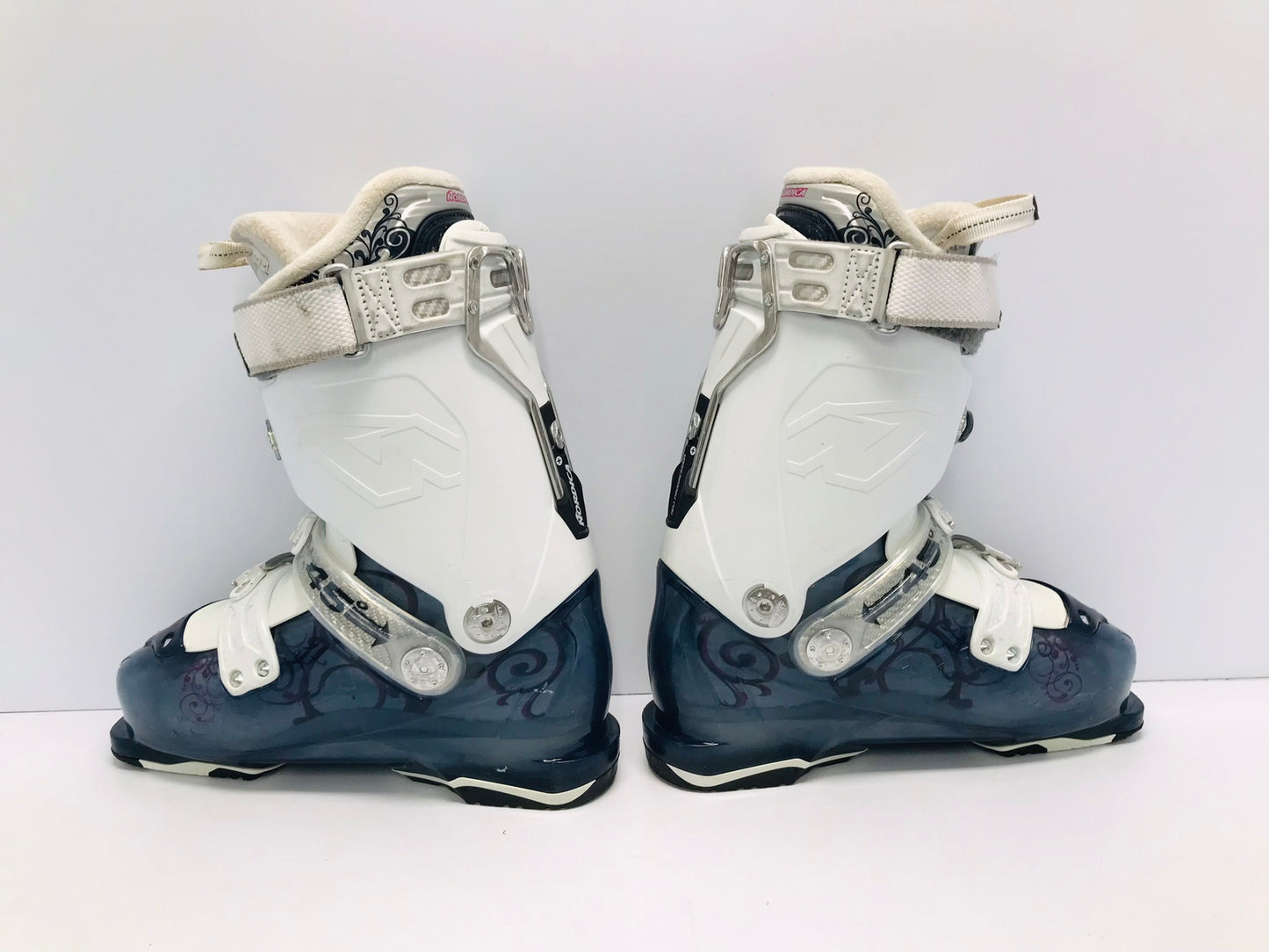 Ski Boots Mondo Size 26.5 Ladies Size 9.5 305 mm Nordica FireArrow Blue White Pink Excellent