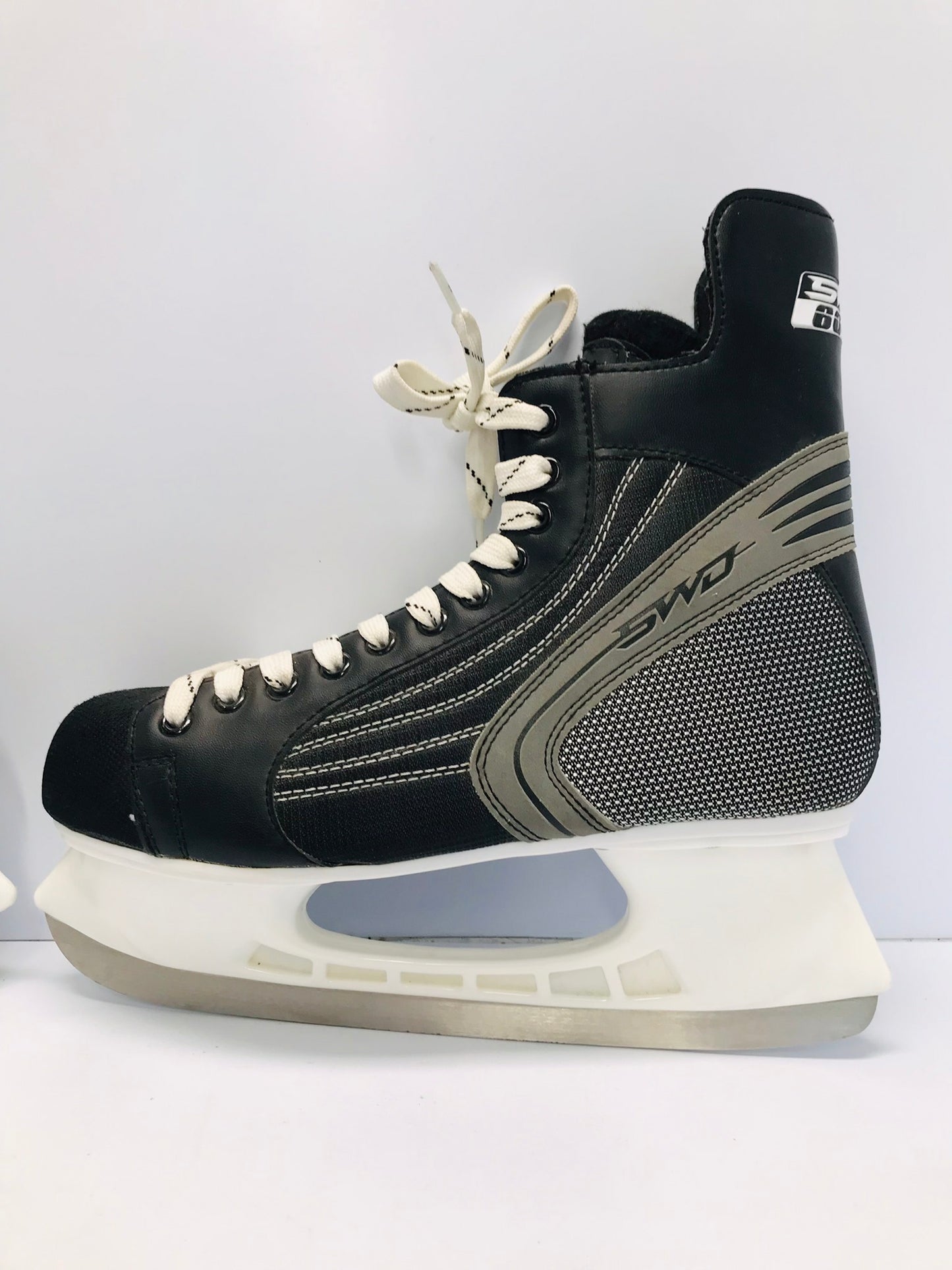 Hockey Skates Men's Size 12 Shoe 10.5 Skate Size Sherwood NEW Demo Model