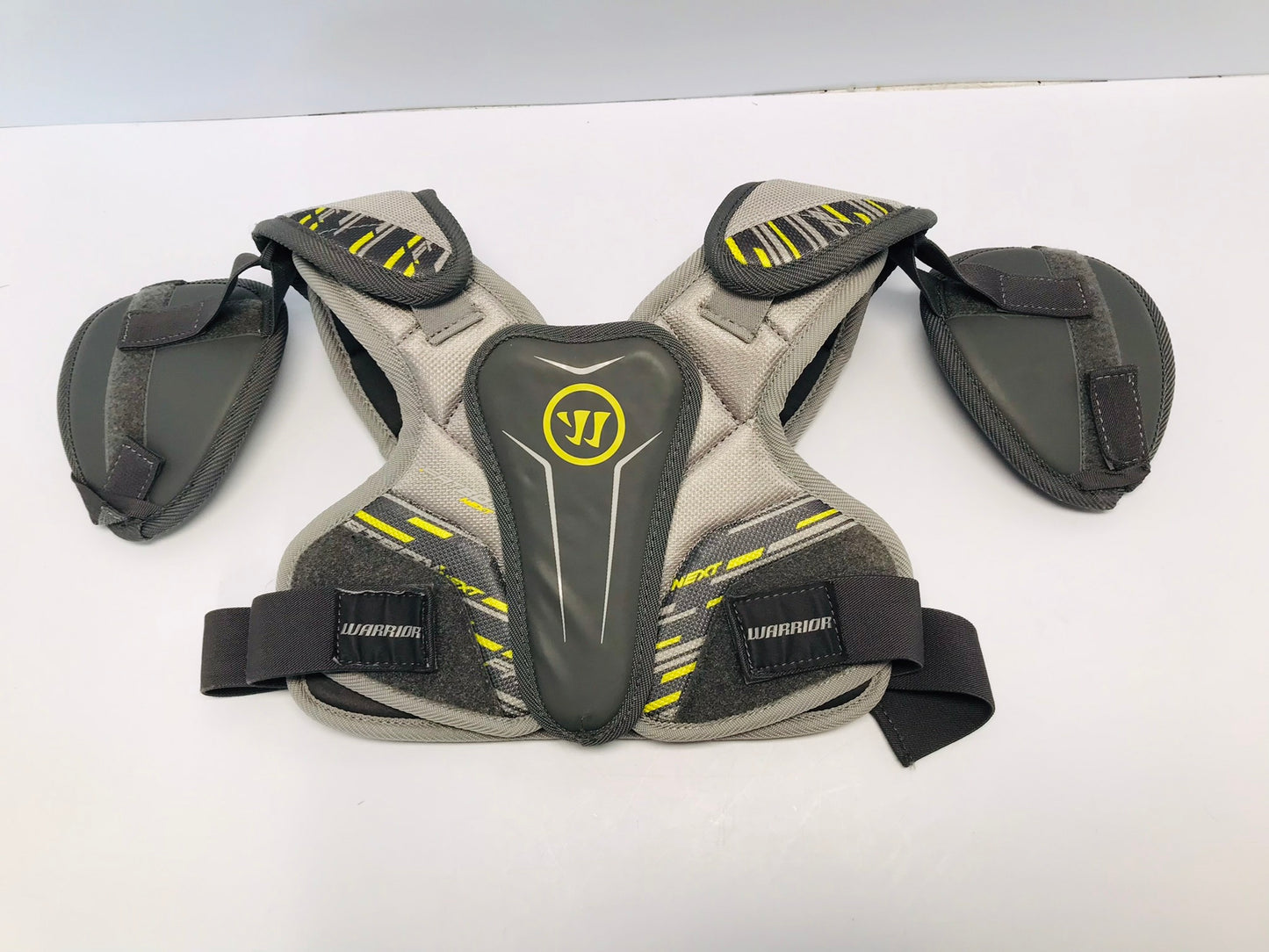 Lacrosse Chest Shoulder Pads Child Size 8-10 Warrior New Demo Model