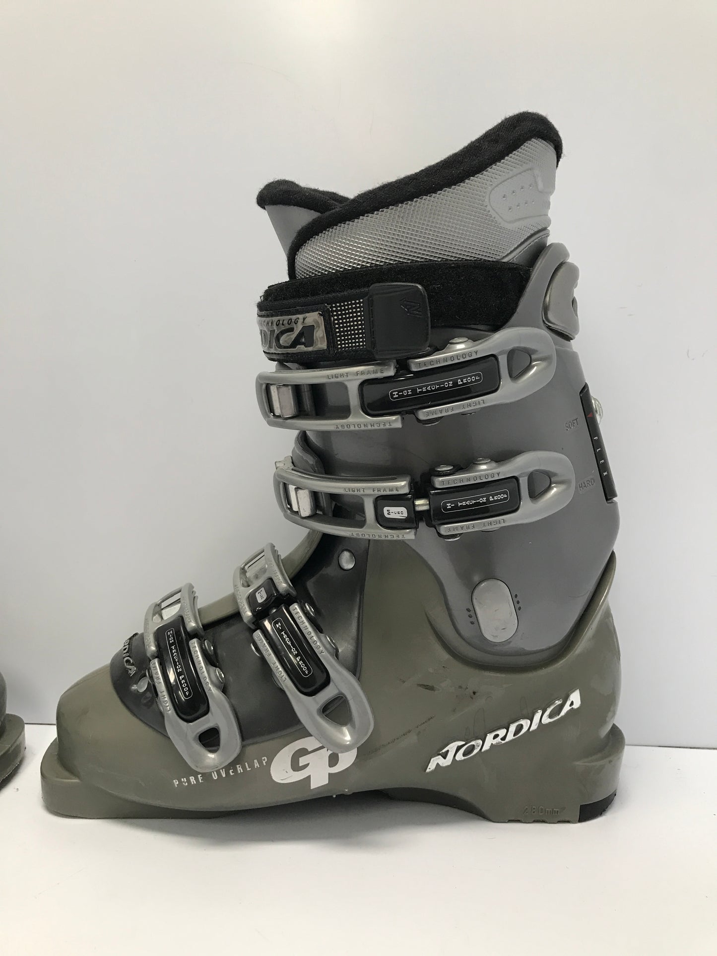 Ski Boots Mondo Size 24.0 Men's Size 6 Ladies Size 7 280 mm Nordica GP Overide Grey Sage Excellent