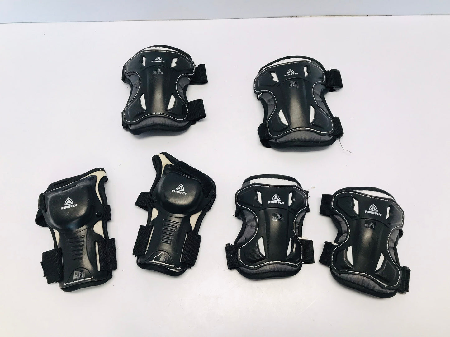 Inline Roller Skates Bike Skateboard Protective Knee Elbow Pads  Child Size 4-7 Firefly Black Like New