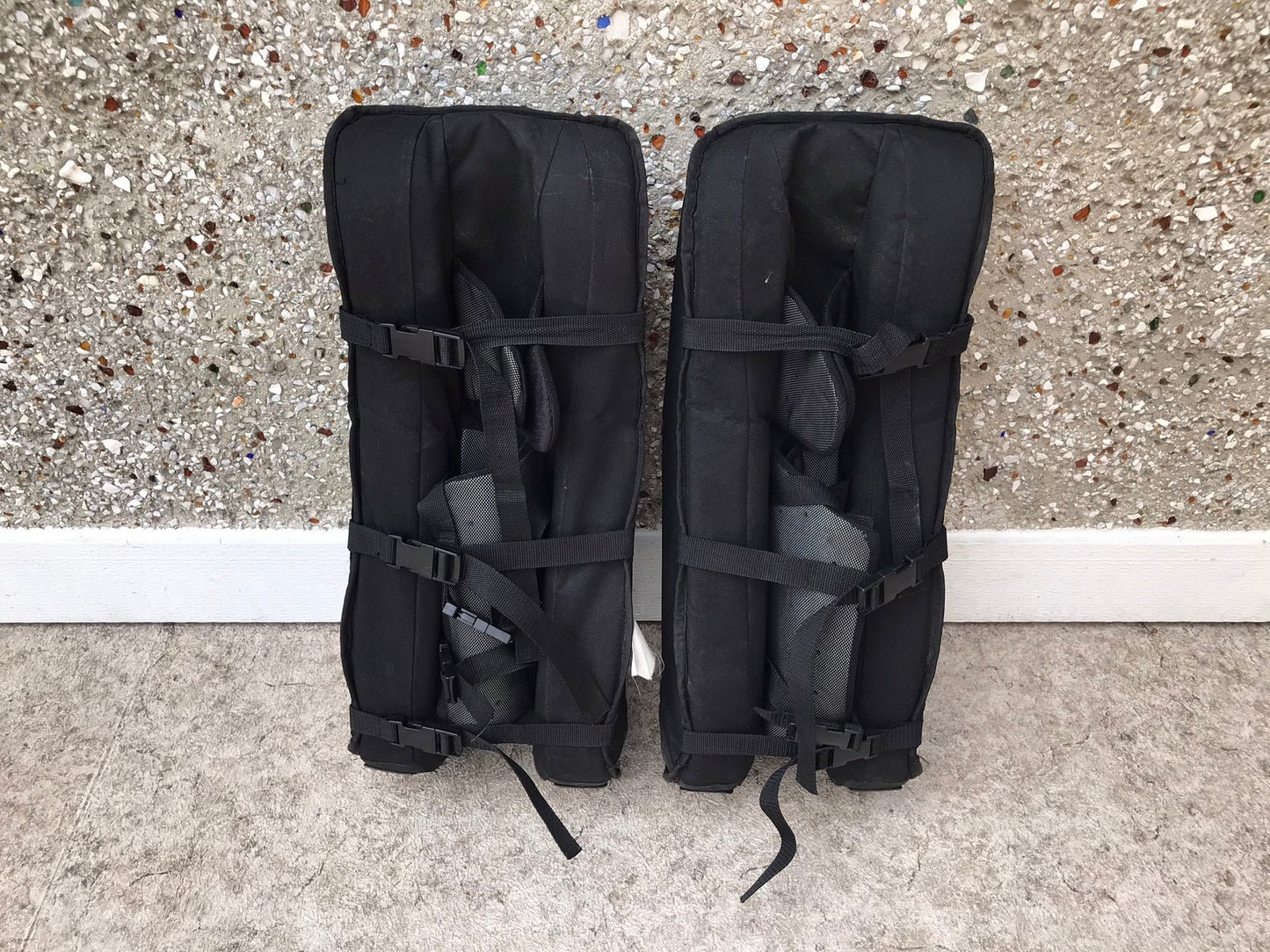 Junior Goalie Ball Street Hockey Shin Pads Louiville Pro TPS Fly 27 Like New No Holes