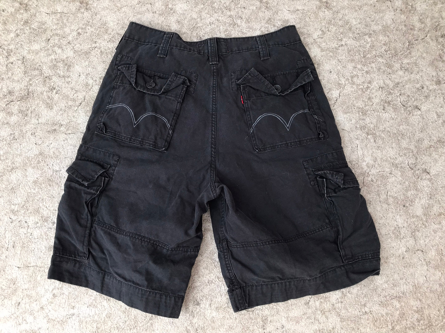 Levies Jeans Men's Size 34 inch Cotton Denim Black Shorts Cargo Style Excellent