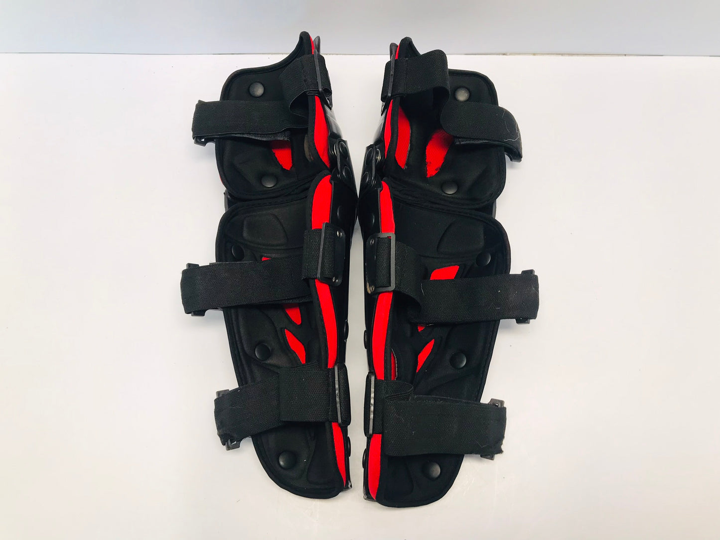 Motocross BMX Dirt Bike Shin Pads Child Size 10-12 Black Red New
