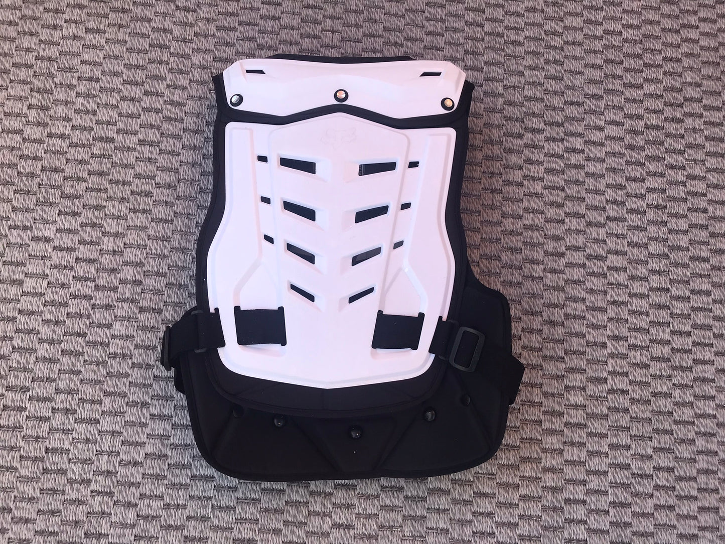 Motocross Dirt Bike BMX Men's Size Large- X Large Fox Pro Frame Chest Pad White Black Like New