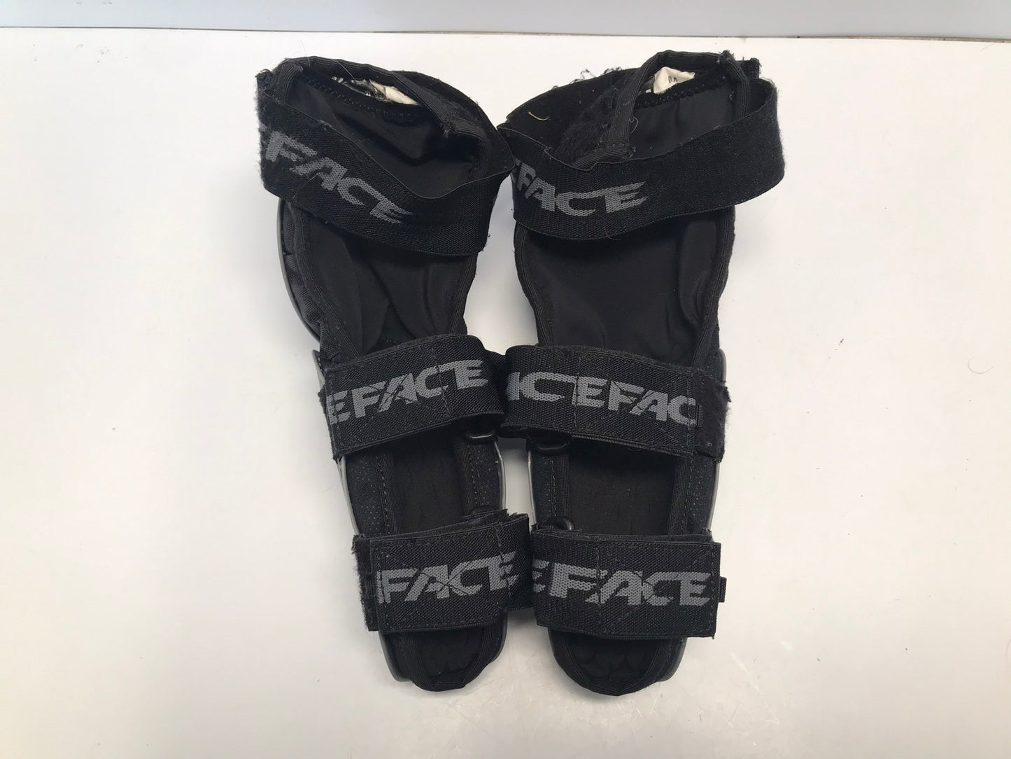 Motorcross BMX Dirt Bike Race Face Elbow Pads Ladies Size Medium