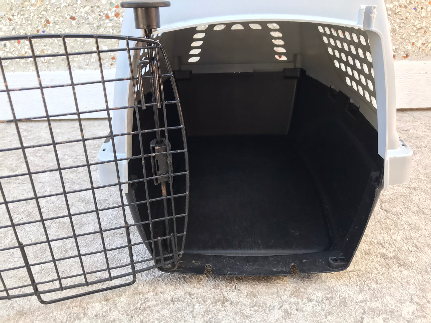 My Little Pet Shop Dog Cat Puppy Kennel Crate Excellent Grey 22 inchs Up To 20lbs