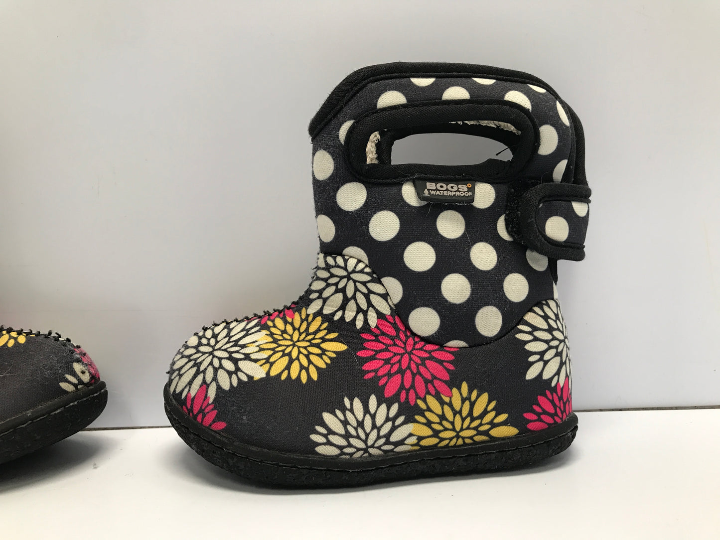 Rain Boots Bogs Baby Toddler Size 6 Waterproof Neoprene Rubber Sole Black Floral Excellent