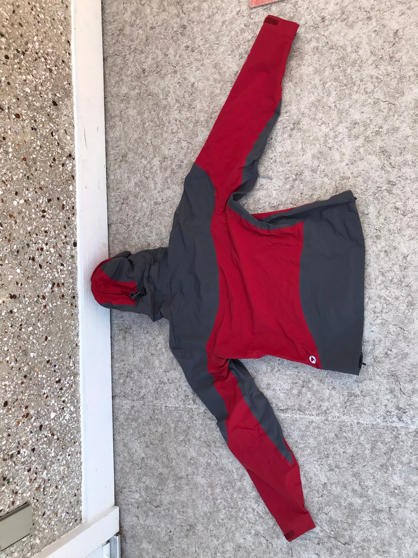 Rain Coat Ladies Size Medium Ground Waterproof Sealed Seams + Zippers Grey Burgandy Outstanding Quality Like New