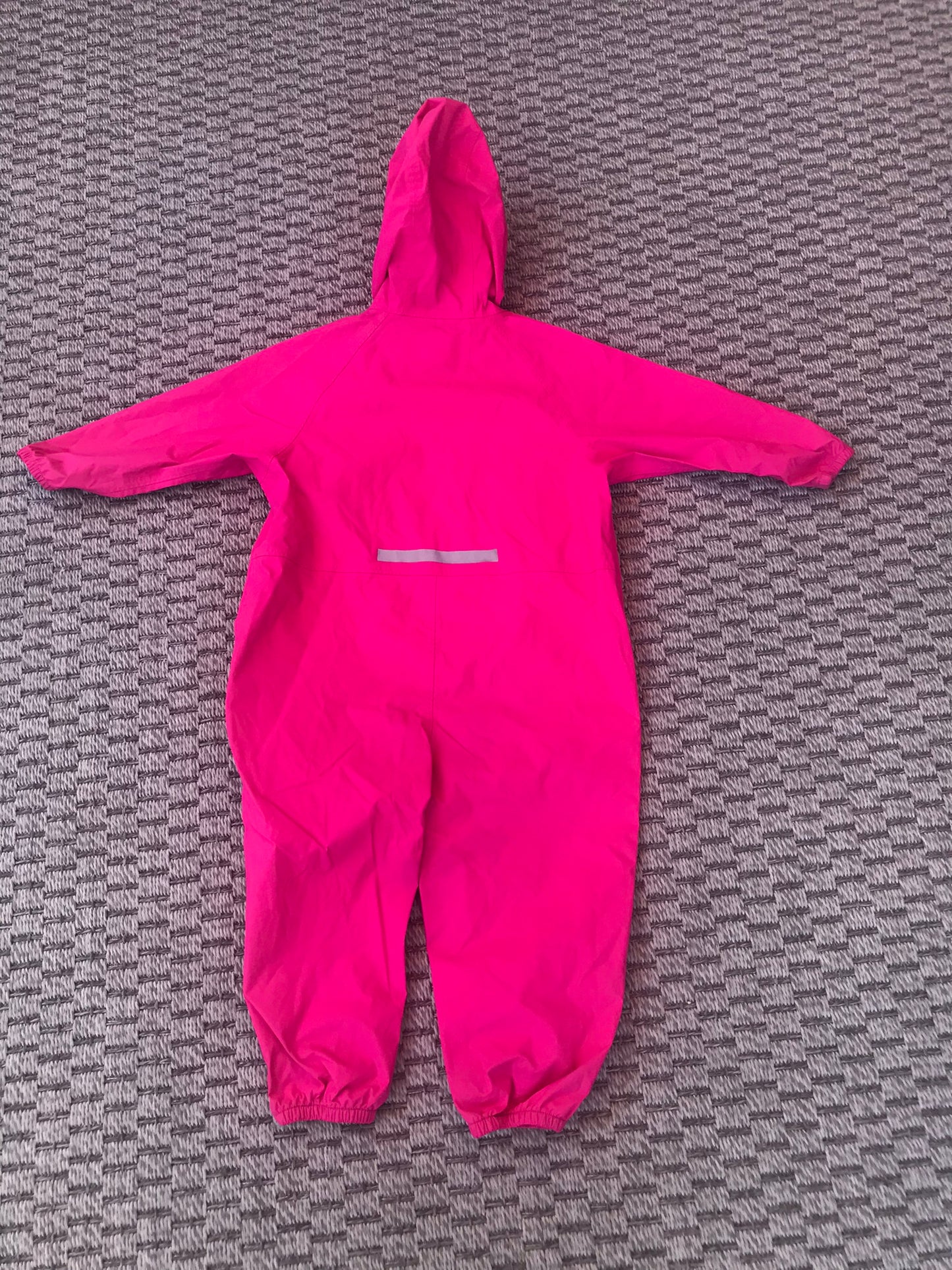 Rain Suit Child Size 24 Month Muddy Buddy Fushia Pink MEC Mountain Co Op Pants Coat