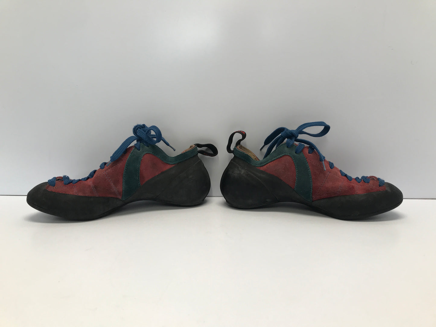 Rock Climbing Shoes Adult Size 7 Red Blue