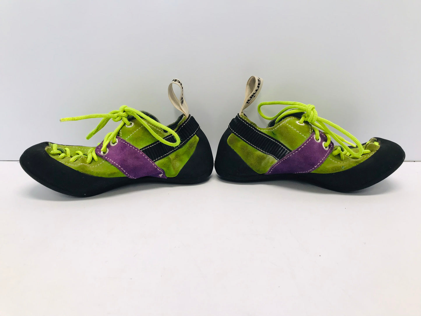 Rock Climbing Shoes Child Size 1 Vendramini Lime Purple