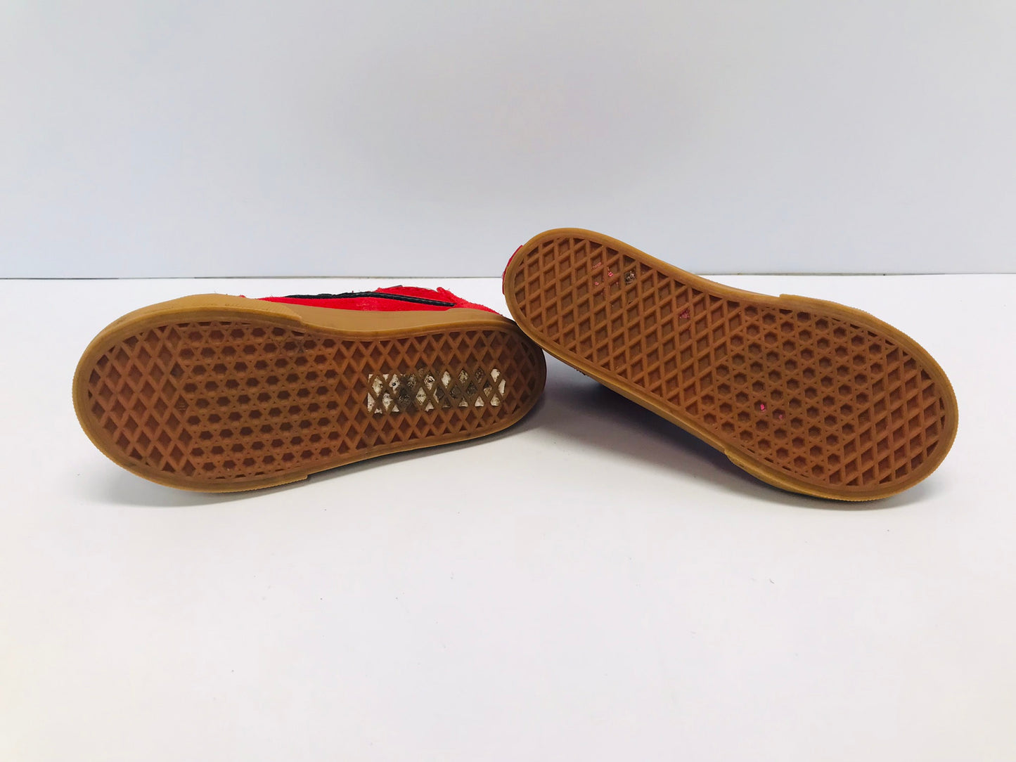 Runners Child Size 10 Toddler Vans High Top Off The Wall Zippers In Back Red Black Worn 1 hour Like New