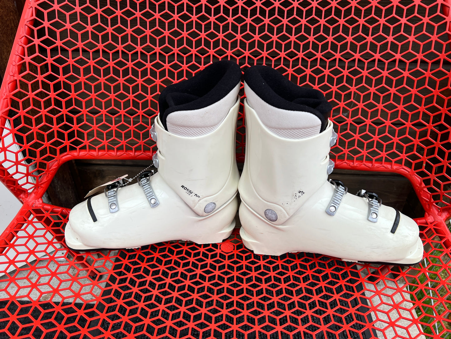 Ski Boots Mondo Size 22.5 child Size 5 Rossignol 268 mm Black White 4 Buckle Minor Wear