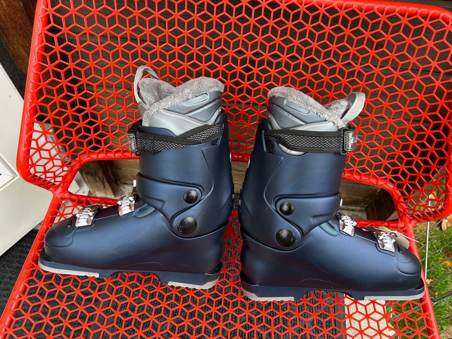 Ski Boots Mondo Size 24.5 Women Size 7 Dalbello 286 mm Marine Blue Adjustable Calf Buckles and Pull Straps Like New