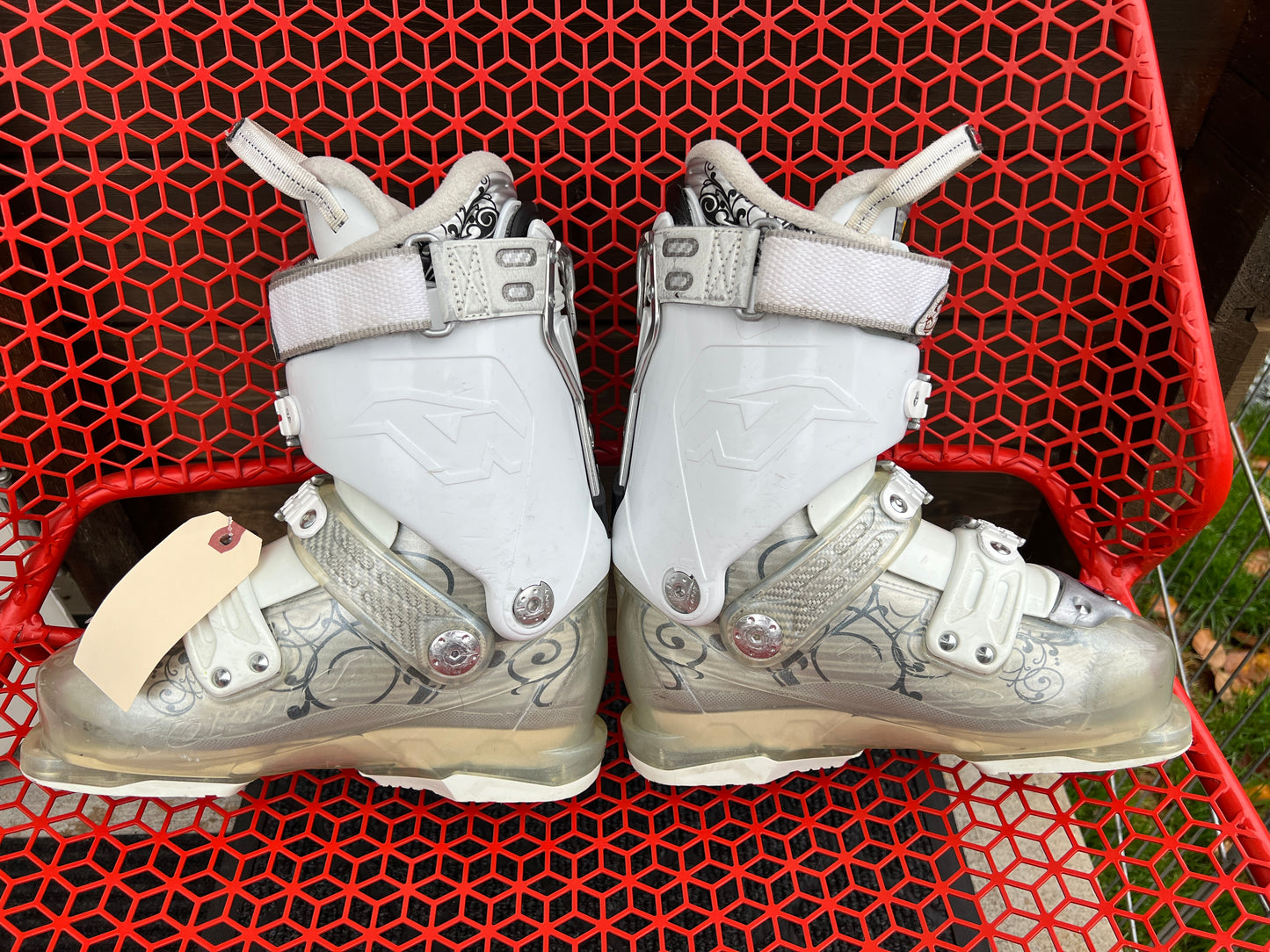 Ski Boots Mondo Size 24.5 Women Size 7 Nordica 285 mm Pink Grey White