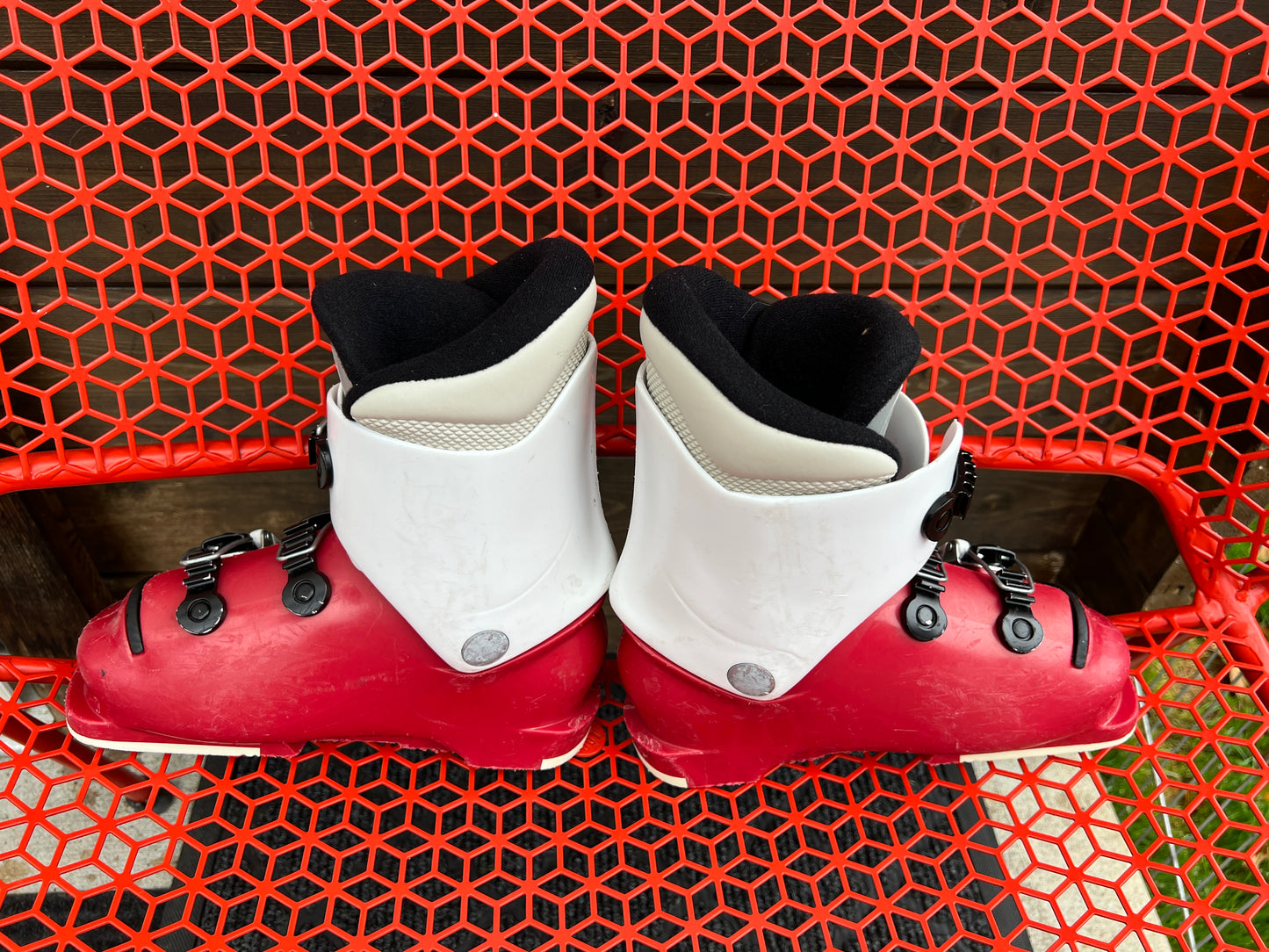 Ski Boots Mondo Size 19.0 child Size 13 Lang 240 mm Red White 4 Buckle Minor Wear