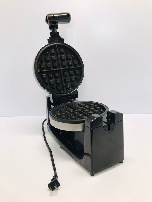 Salton Rotary Belgian Waffle Maker Works Perfect  Excellent Quality