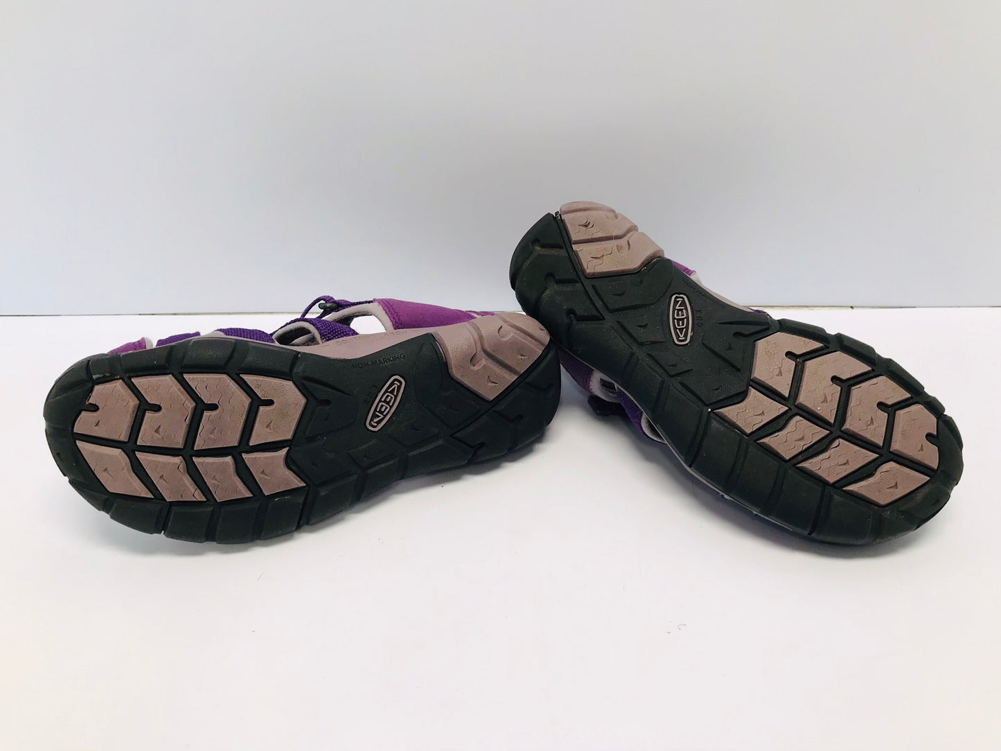 Sandles Summer Child Size 3 Keen Purple Leather Rubber Soles