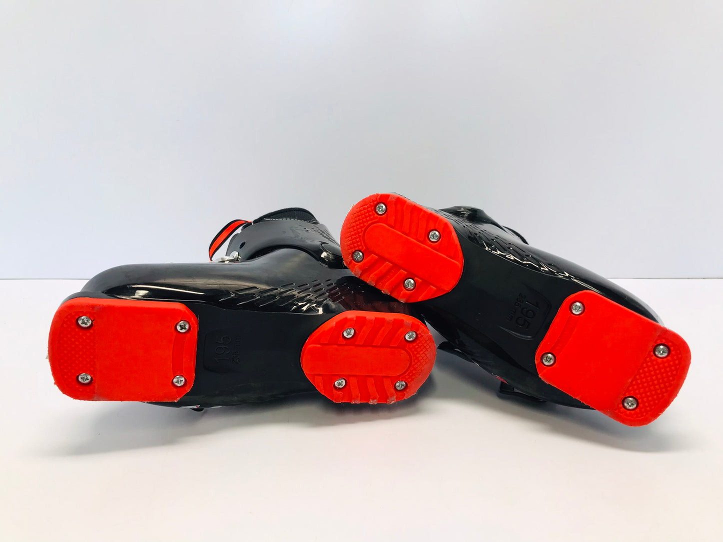 Ski Boots Mondo Size 19.5 Child Size 13.5 235 mm Rossignol JR 3 Black Tangerine Like New