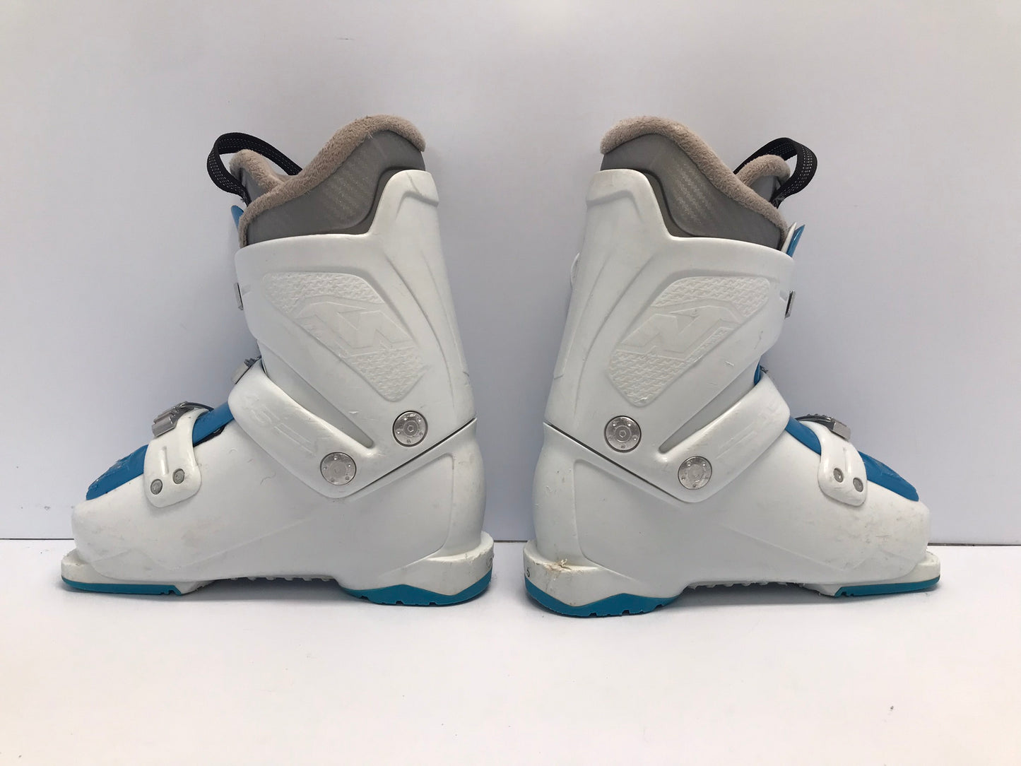 Ski Boots Mondo Size 21.5 Child Size 3-4 255 mm Nordica FireArrow White Blue Some Scratches