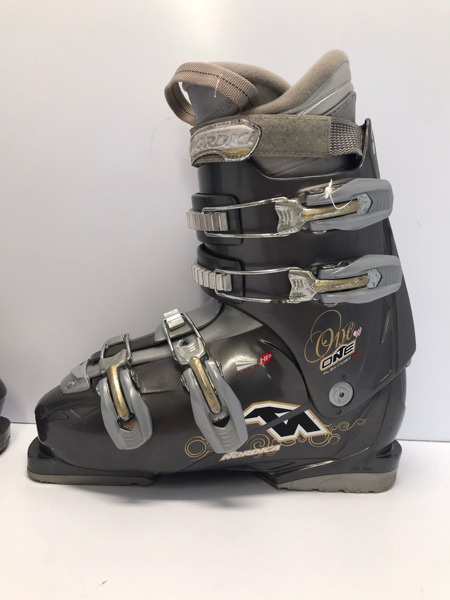 Ski Boots Mondo Size 26.5 Men's Size 8.5 Ladies Size 9.5 308 mm Nodica Grey Gold Excellent
