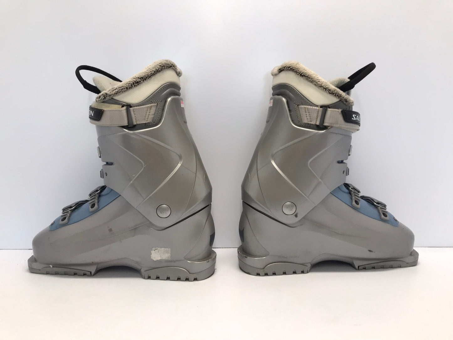 Ski Boots Mondo Size 26 Ladies Size 9 307mm Salomon Sliver Blue Faux Fur New Demo