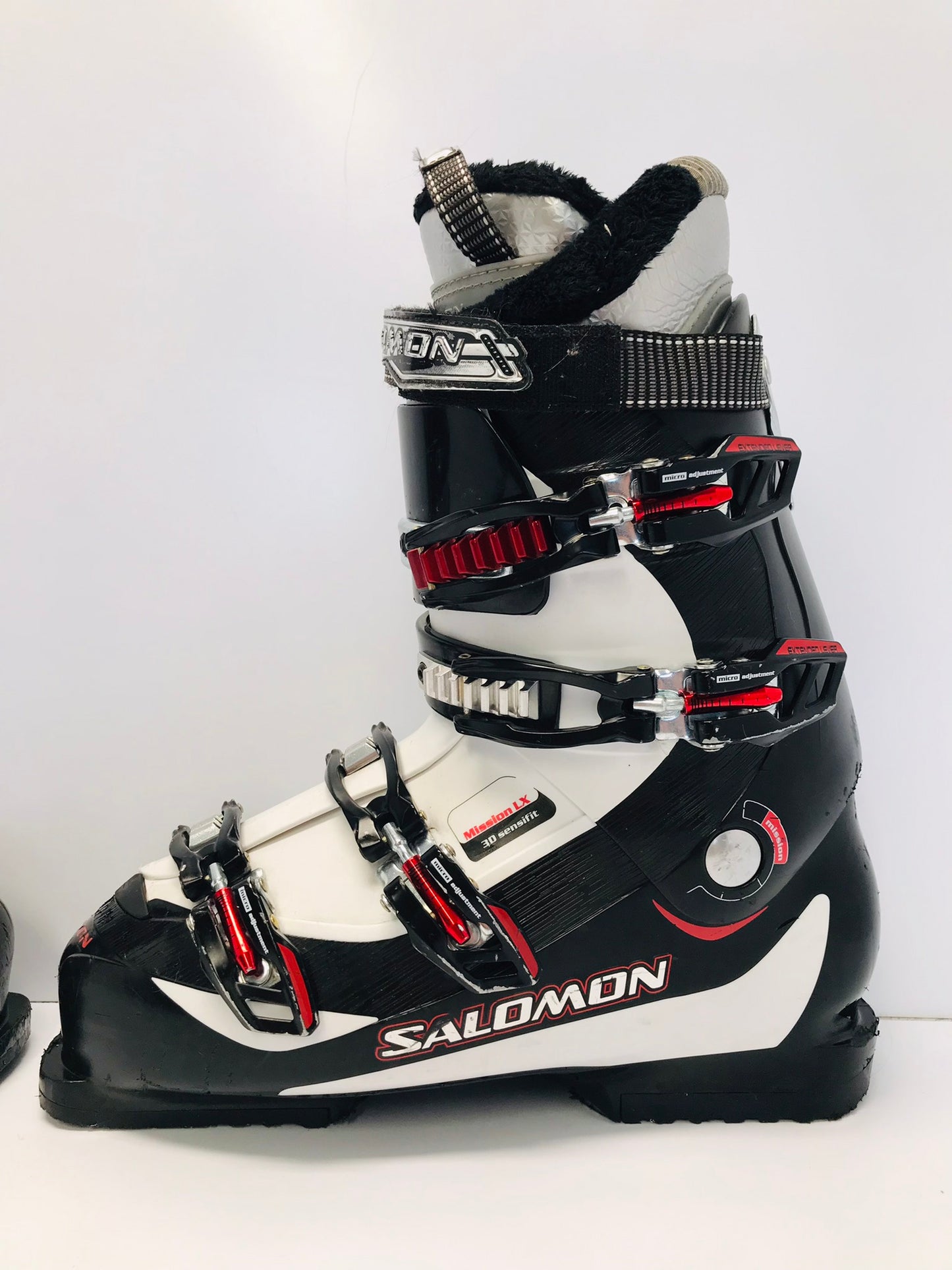 Ski Boots Mondo Size 28.5 Men's Size 10.5  328 mm Salomon Mission Black White Red