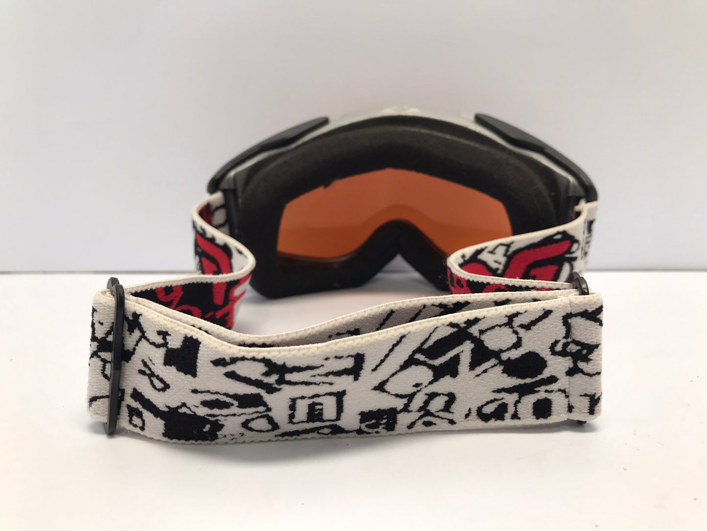 Ski Goggles Child Size 6-8 Black White Red Like New
