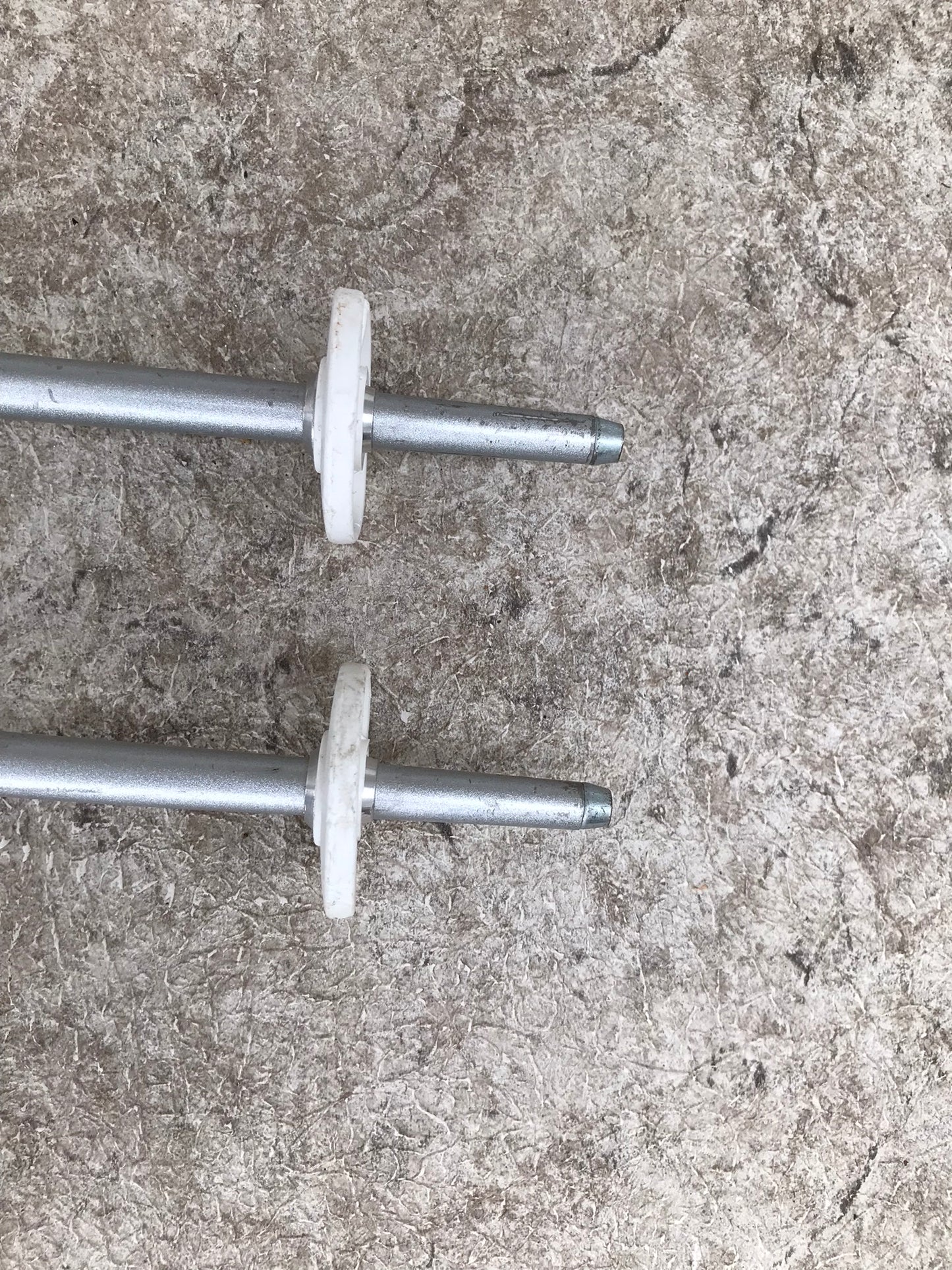 Ski Poles Adult Size 46 inch 115cm Rossignol Harmony White Sliver Red Excellent