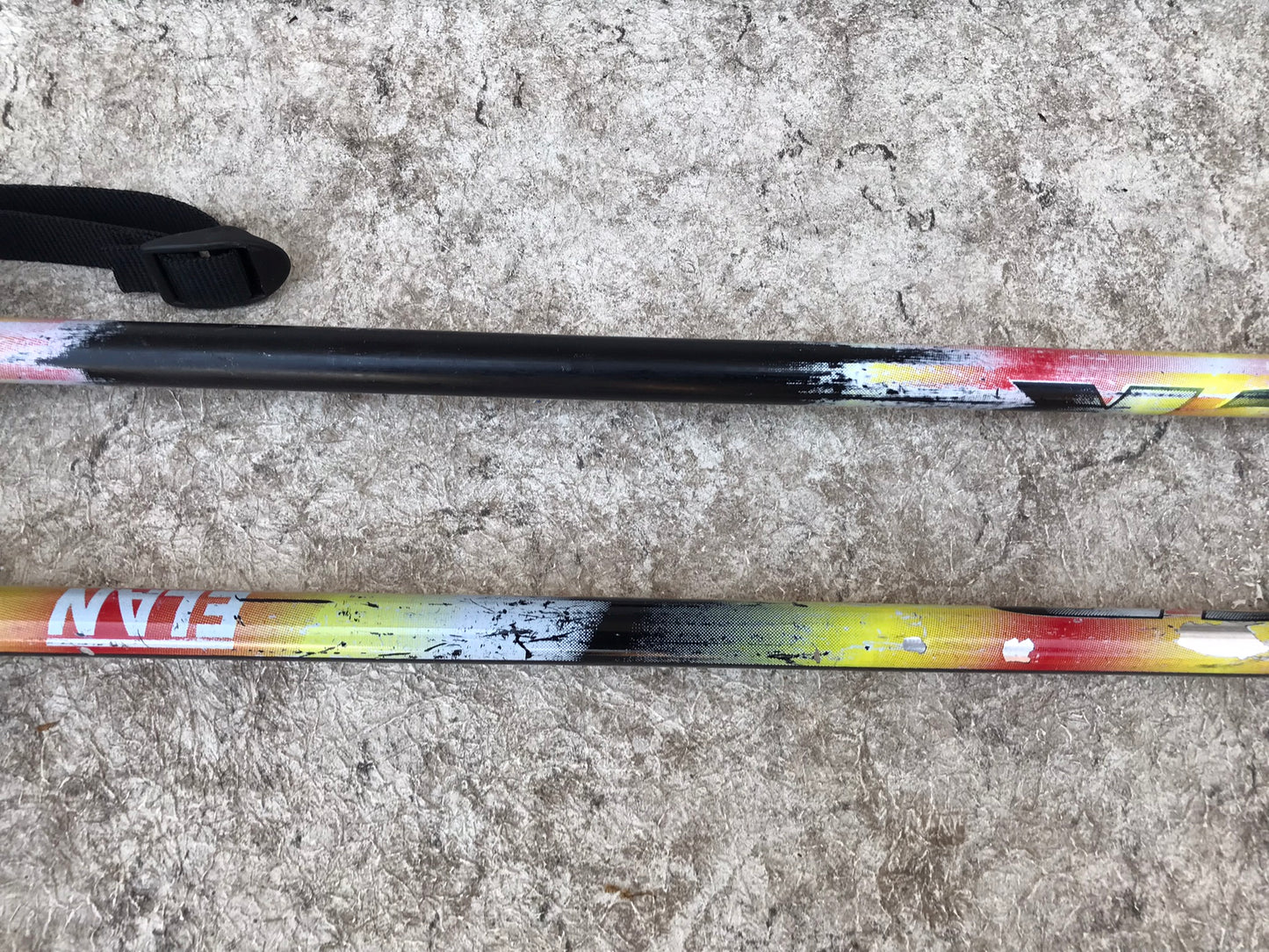 Ski Poles Adult Size 48 inch 120 cm Elan Black Red Yellow Blue