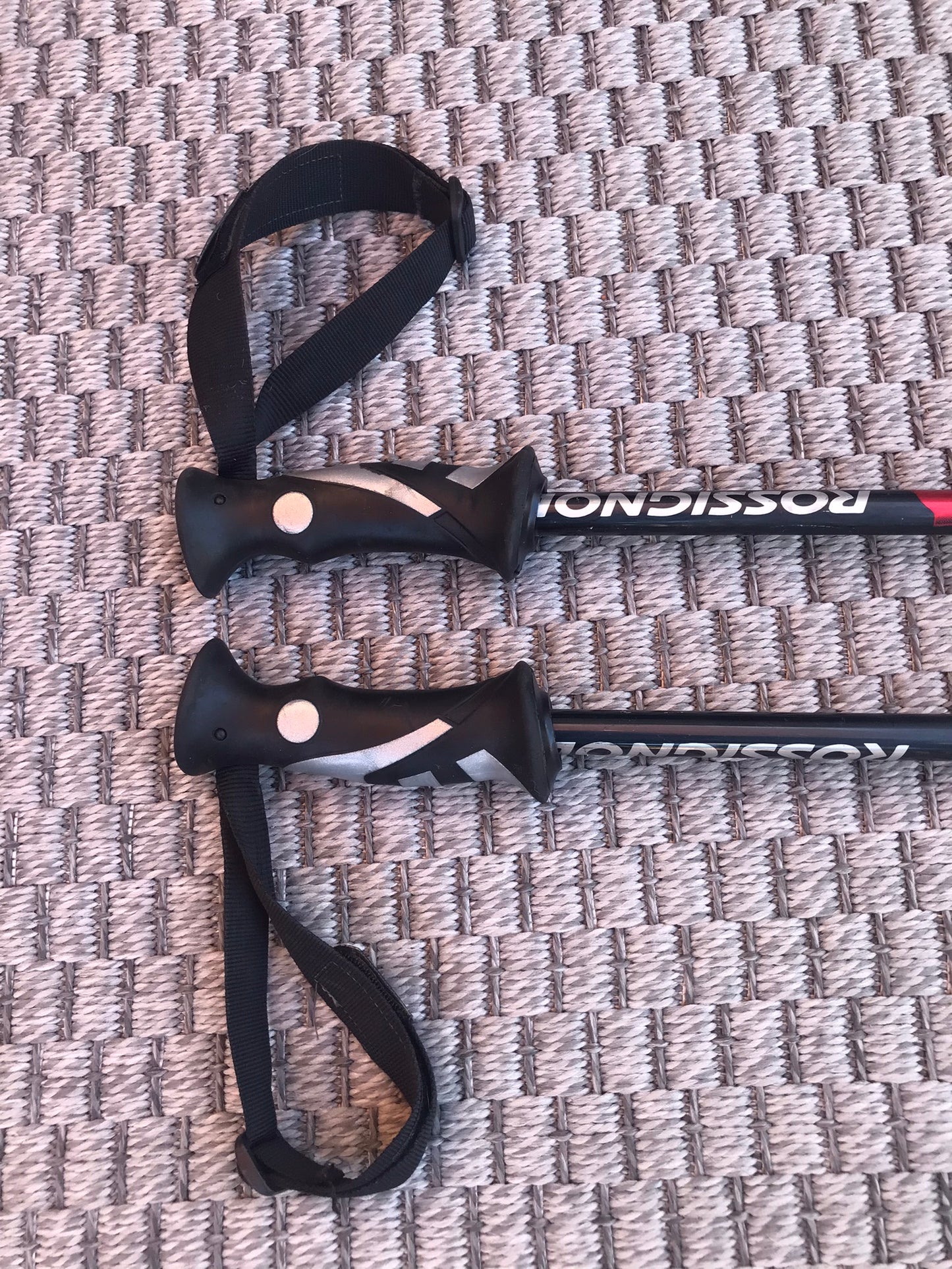 Ski Poles Adult Size 48 inch 120 cm Rossignol Black Red With Rubber Handles Excellent