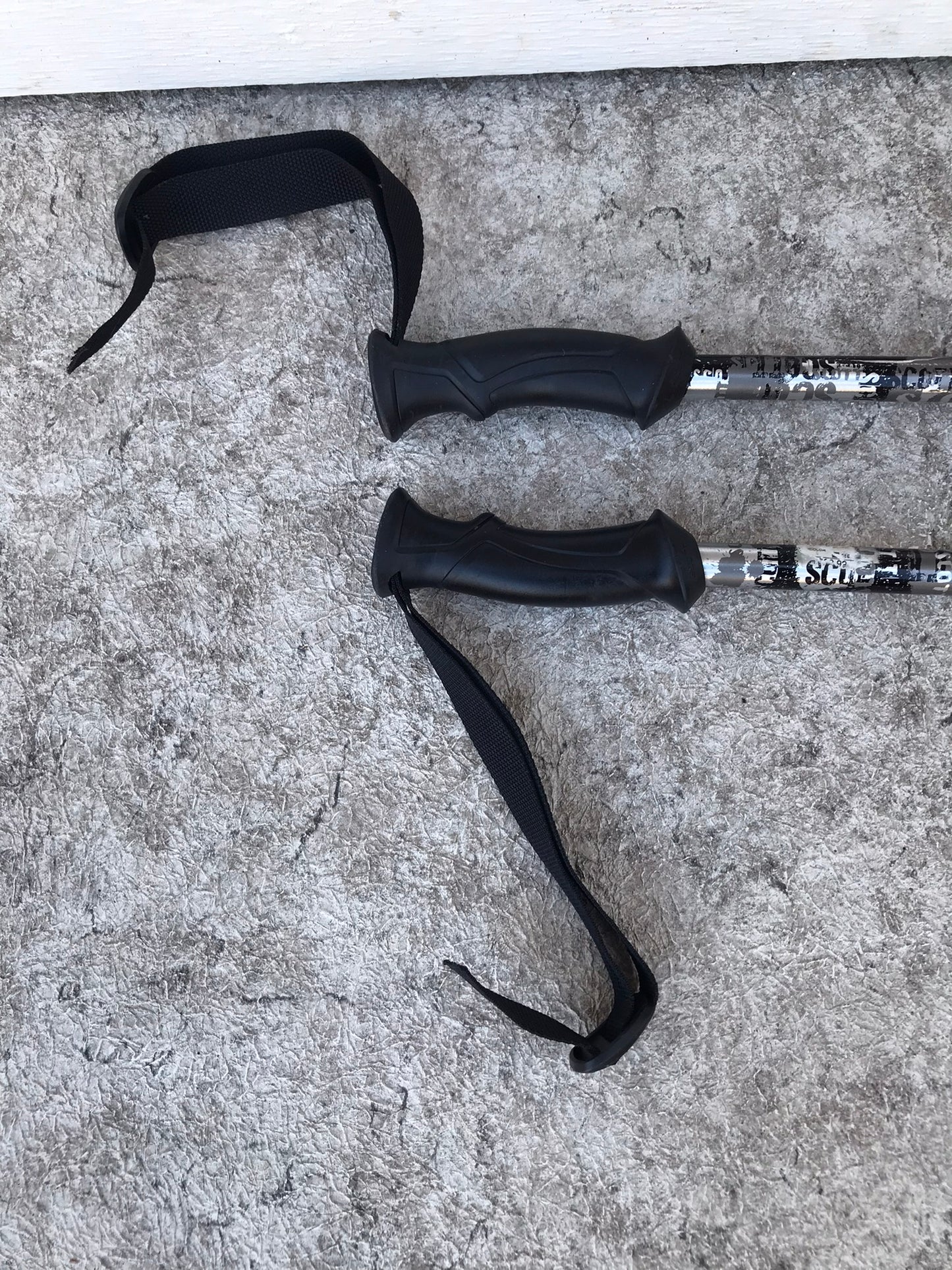 Ski Poles Adult Size 48 inch 120 cm Scott Black Grey Rubber Handles Slight Bend