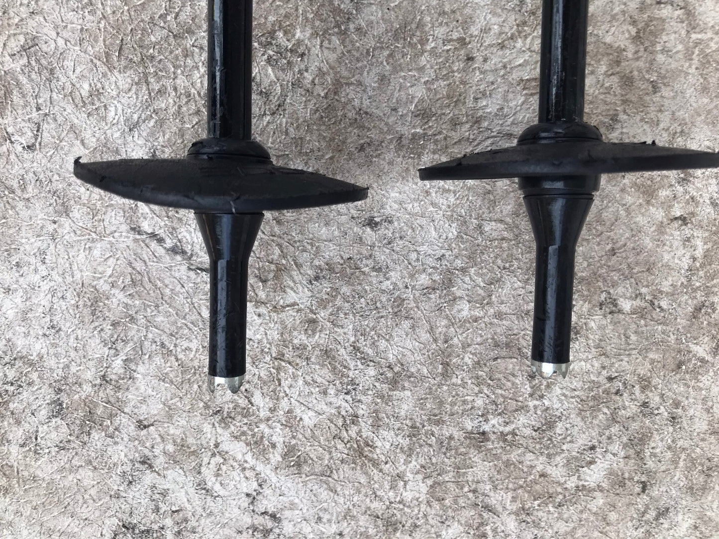 Ski Poles Adult Size 50 inch 125 cm Defiancne Black Blue Rubber Handle Excellent