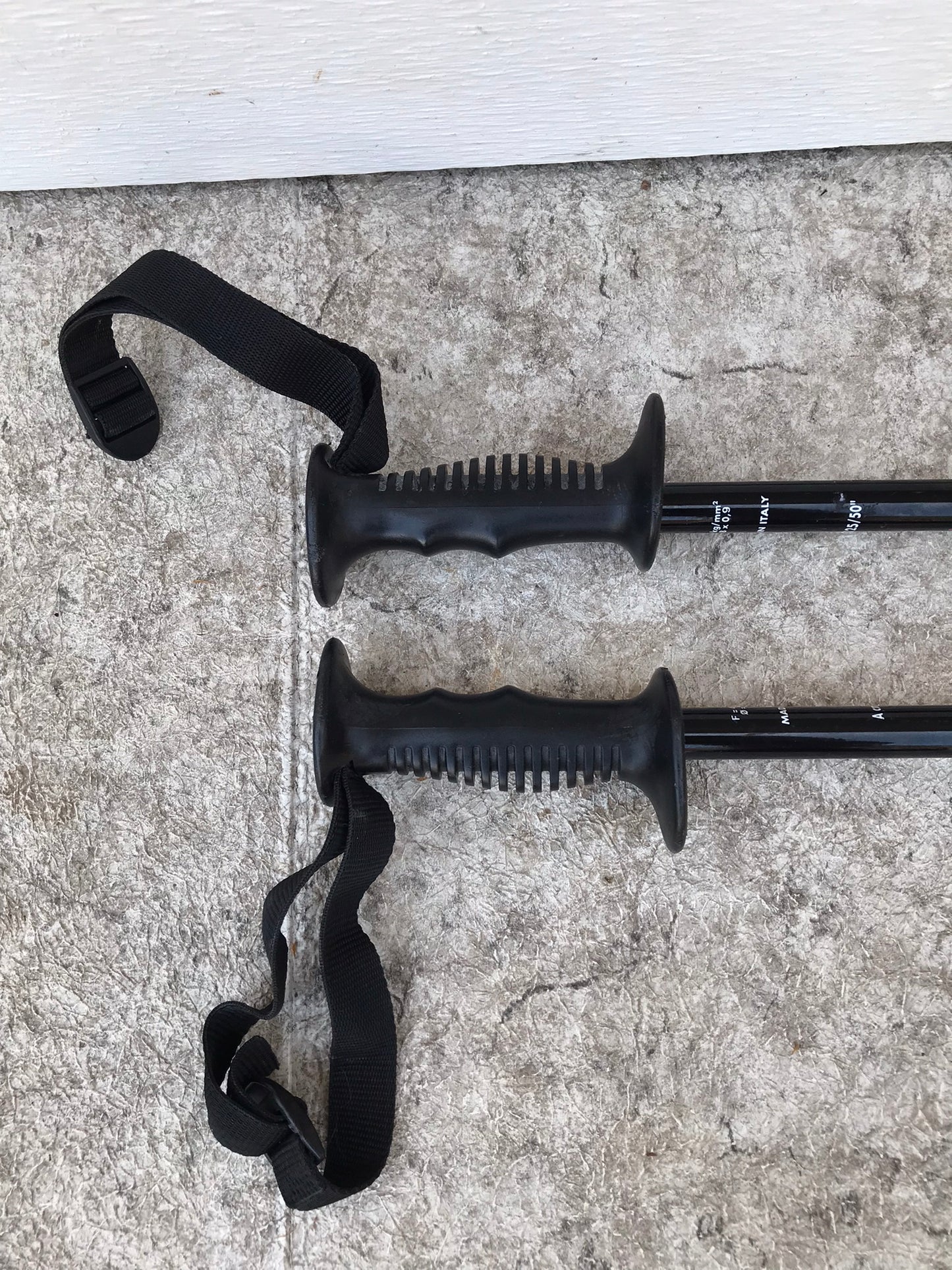 Ski Poles Adult Size 50 inch 125 cm Kastle Black Yellow Red Excellent