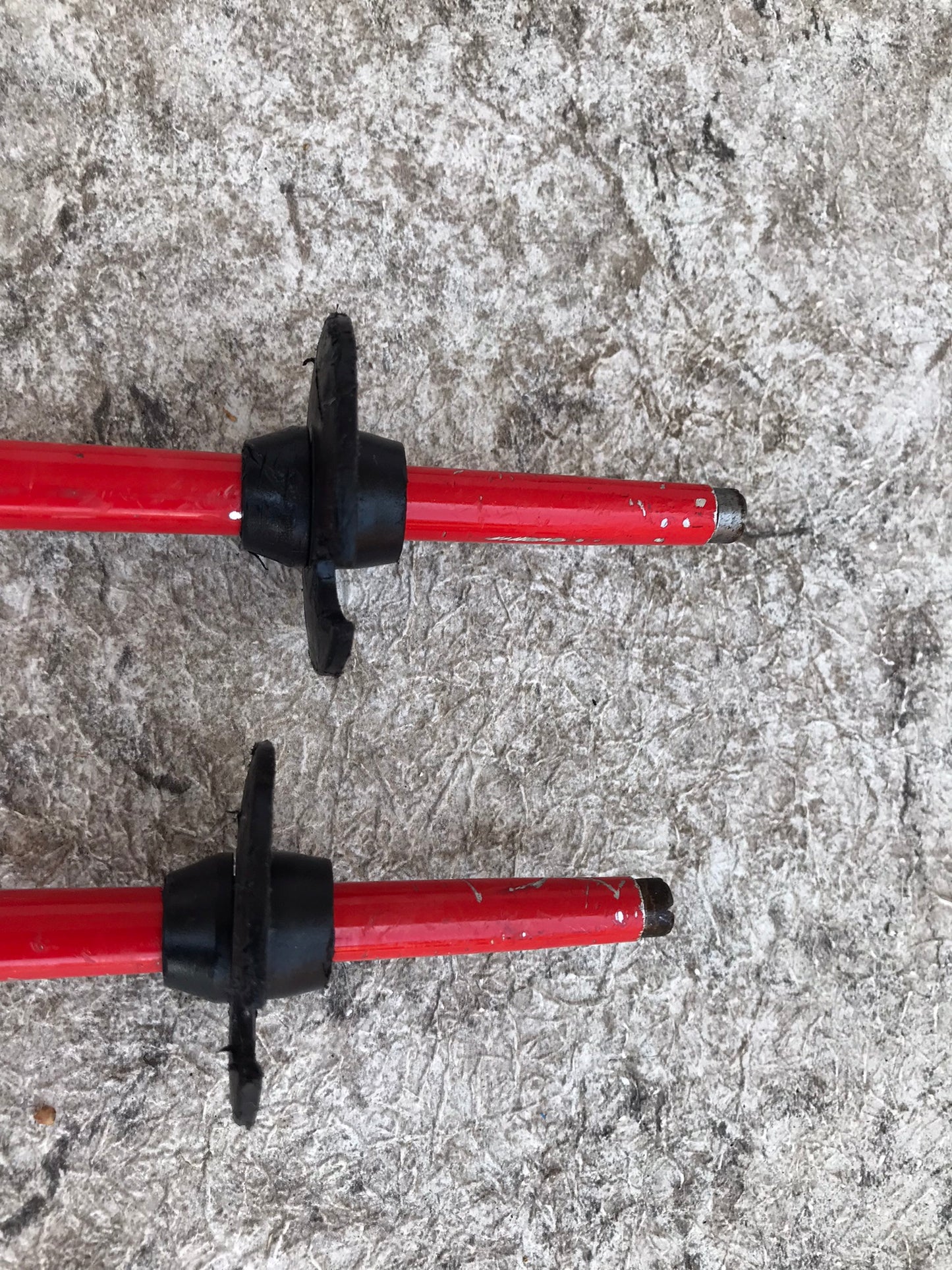 Ski Poles Adult Size 50 inch 130 cm Salomon North Pole Red Silver