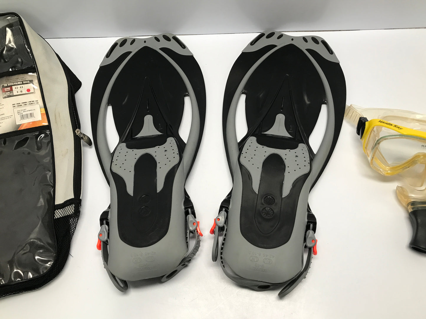 Snorkel Dive Fins Set Men's Size 9-13 Black Grey Yellow