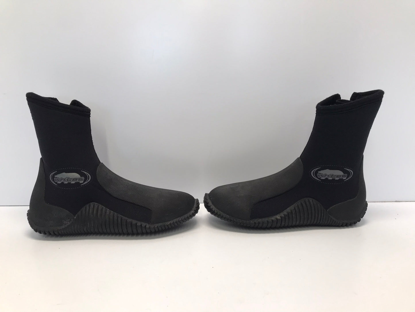 Snorkel Dive Surf Booties Men's Size 7 Whites 4-5mm Black Side Zipper Excellent