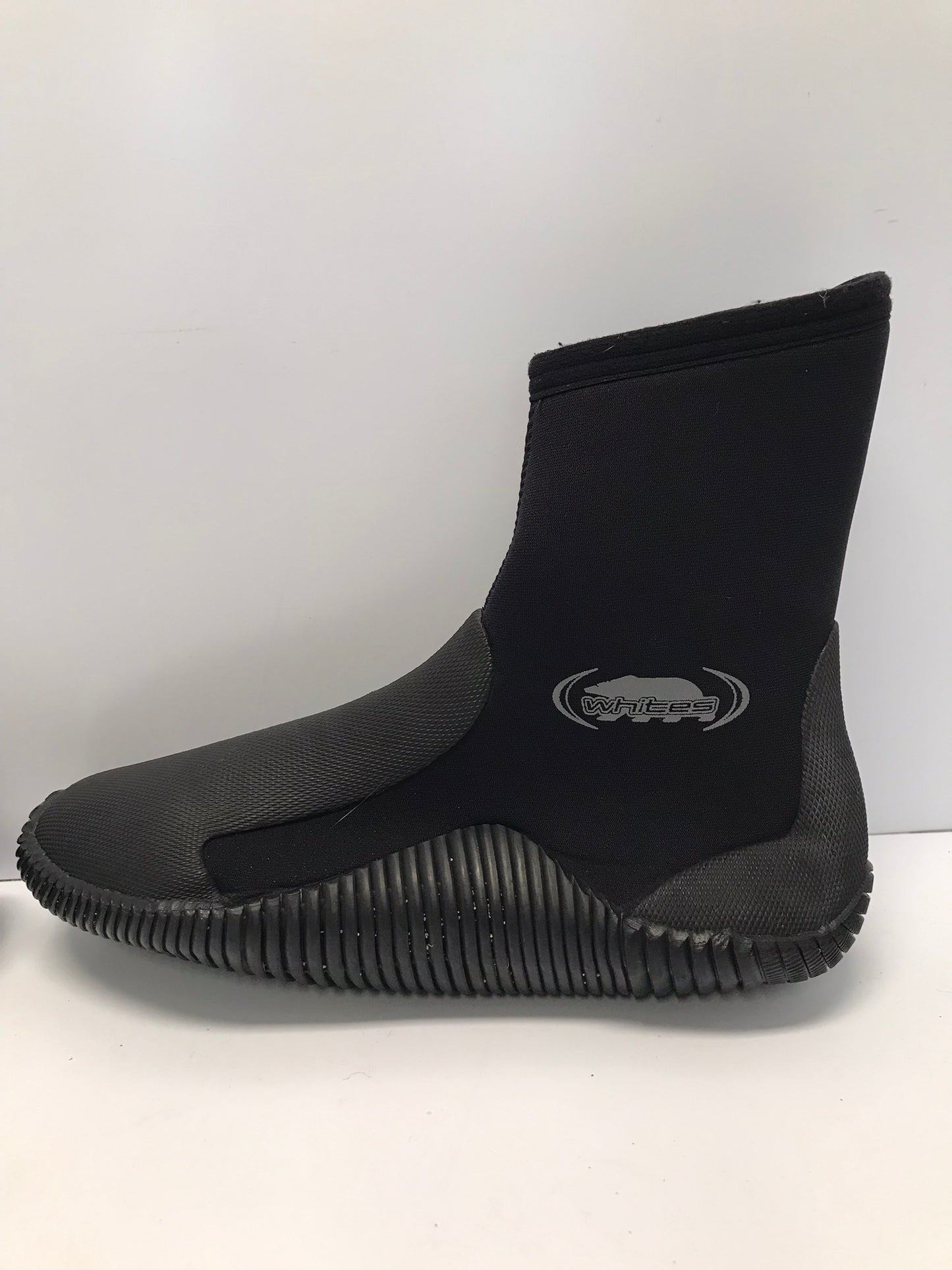 Snorkel Dive Surf Booties Men's Size 9 Whites 4-5mm Black Side Zipper Excellent