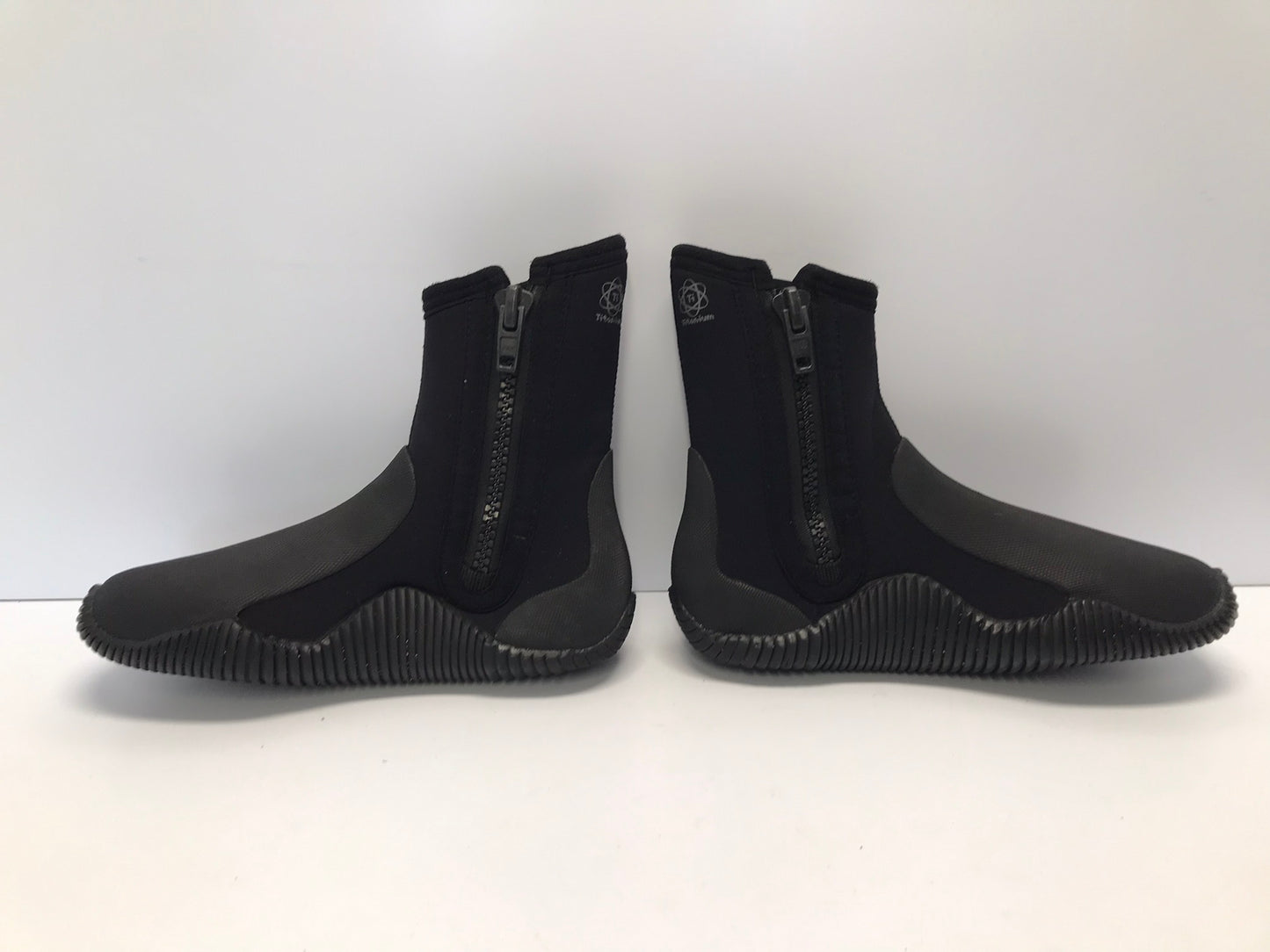 Snorkel Dive Surf Booties Men's Size 9 Whites 4-5mm Black Side Zipper Excellent