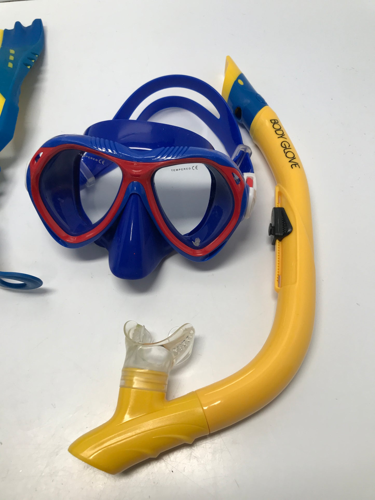 Snorkel Dive Surf Fins Set Child Size 9-13 Shoe Body Glove Blue Yellow Adjustable Excellent